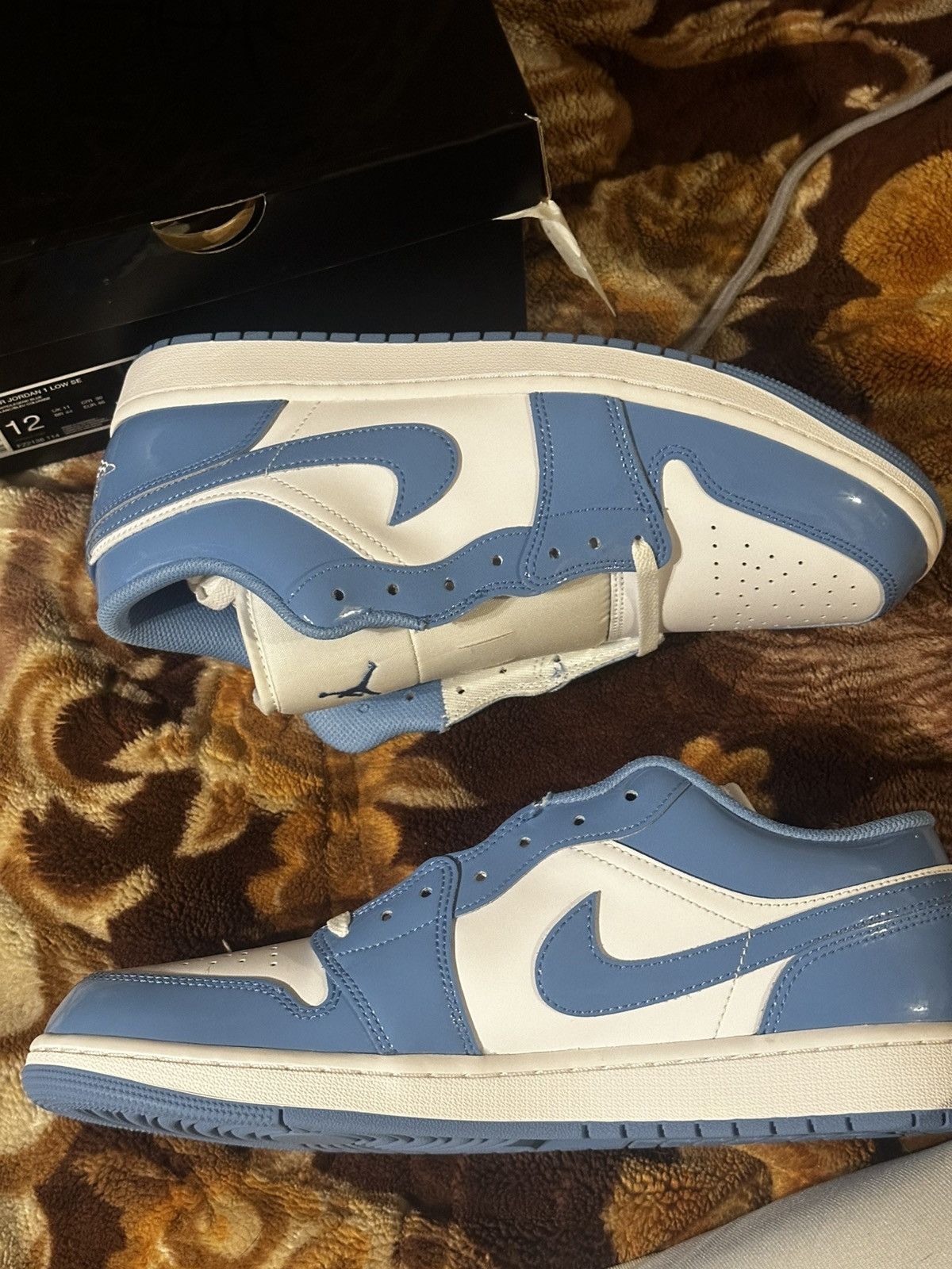 Nike Air Jordan 1 low se ‘legend blue’ Size US 12 / EU 45 - 5 Thumbnail