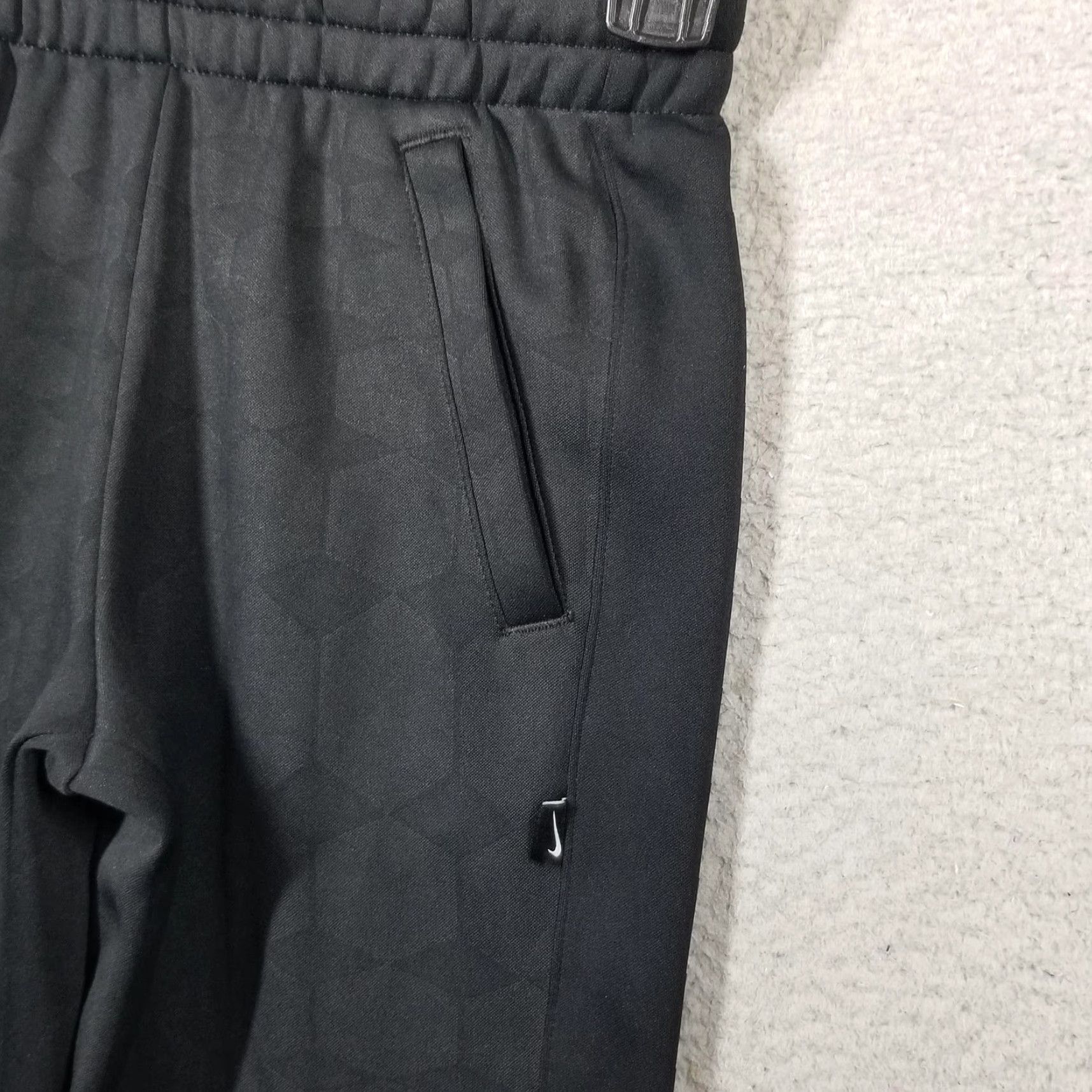 Nike Nike Pants Kid Small Black Hexagon Pattern Zip Pockets Joggers Cuffs FD3127-010 Size US 29 - 3 Thumbnail