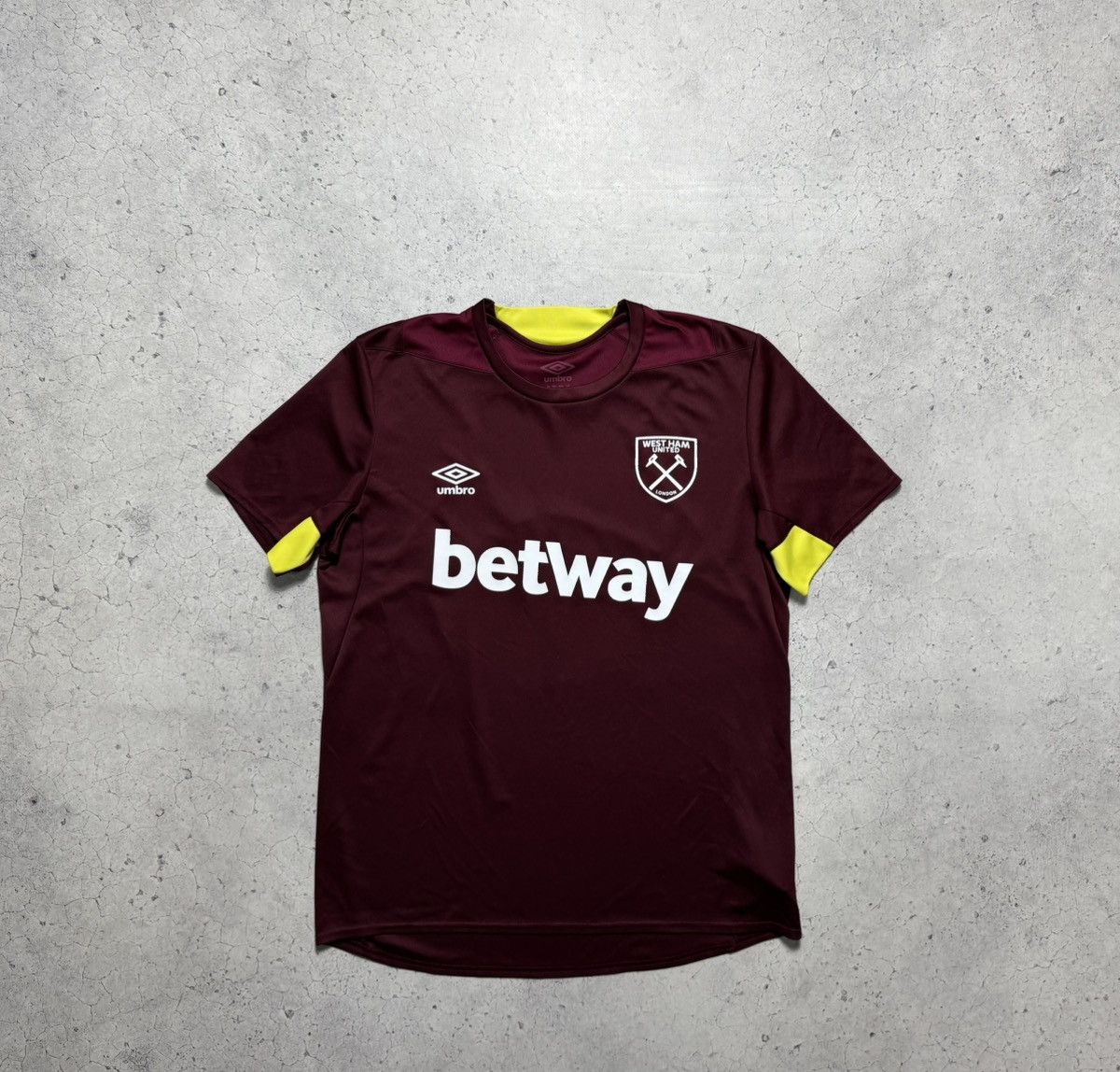 Umbro Umbro FC West Ham United Soccer Jersey Shirt Size US L / EU 52-54 / 3 - 1 Thumbnail