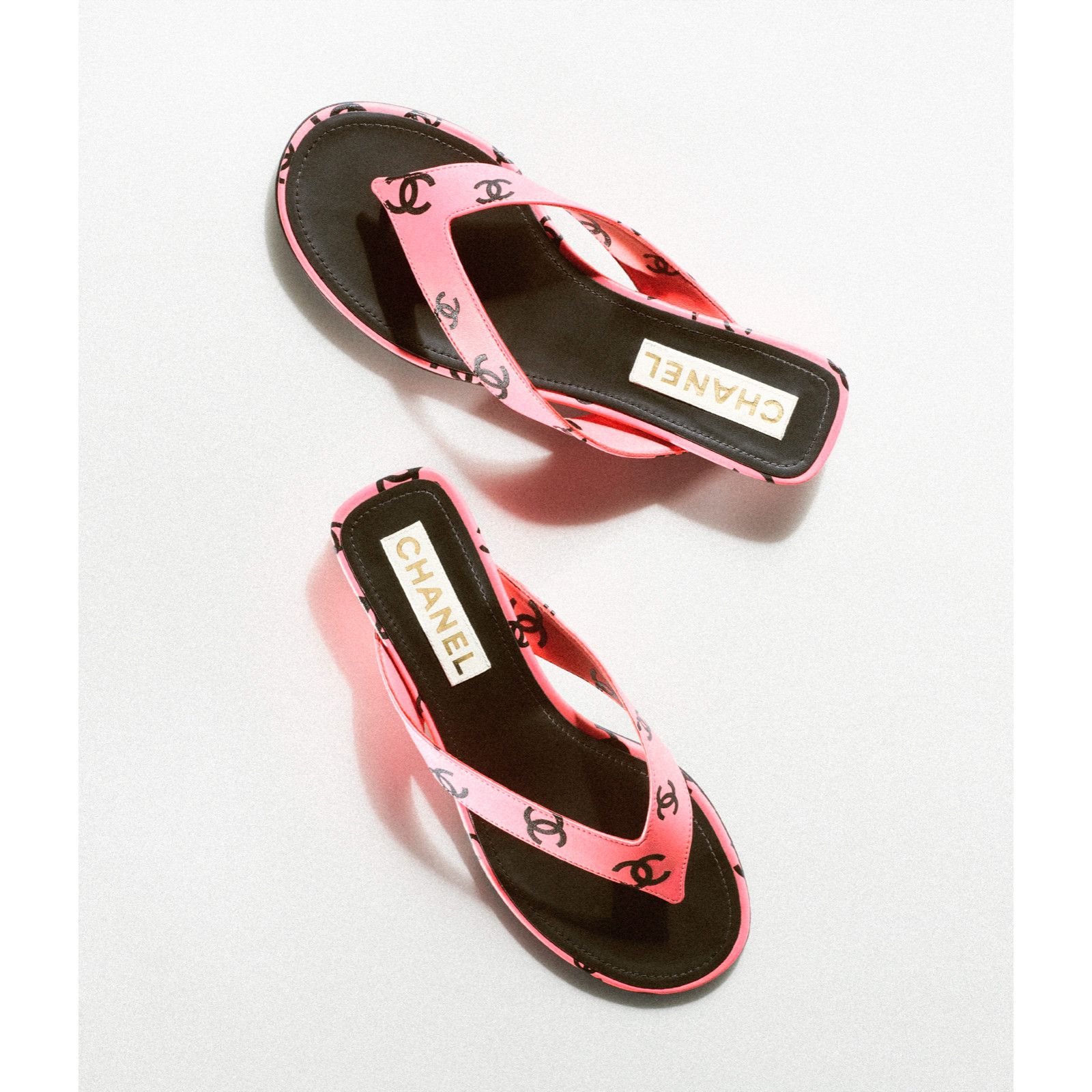 Chanel Chanel 22S Pink Black Printed Lambskin CC Logo Thong Size US 10 / IT 40 - 7 Thumbnail