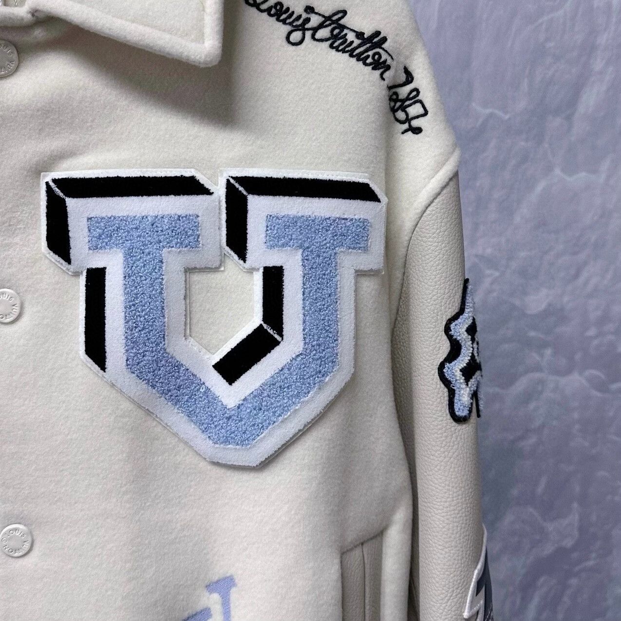 Louis Vuitton louis vuitton embroidered logo baseball jacket Size US L / EU 52-54 / 3 - 4 Thumbnail