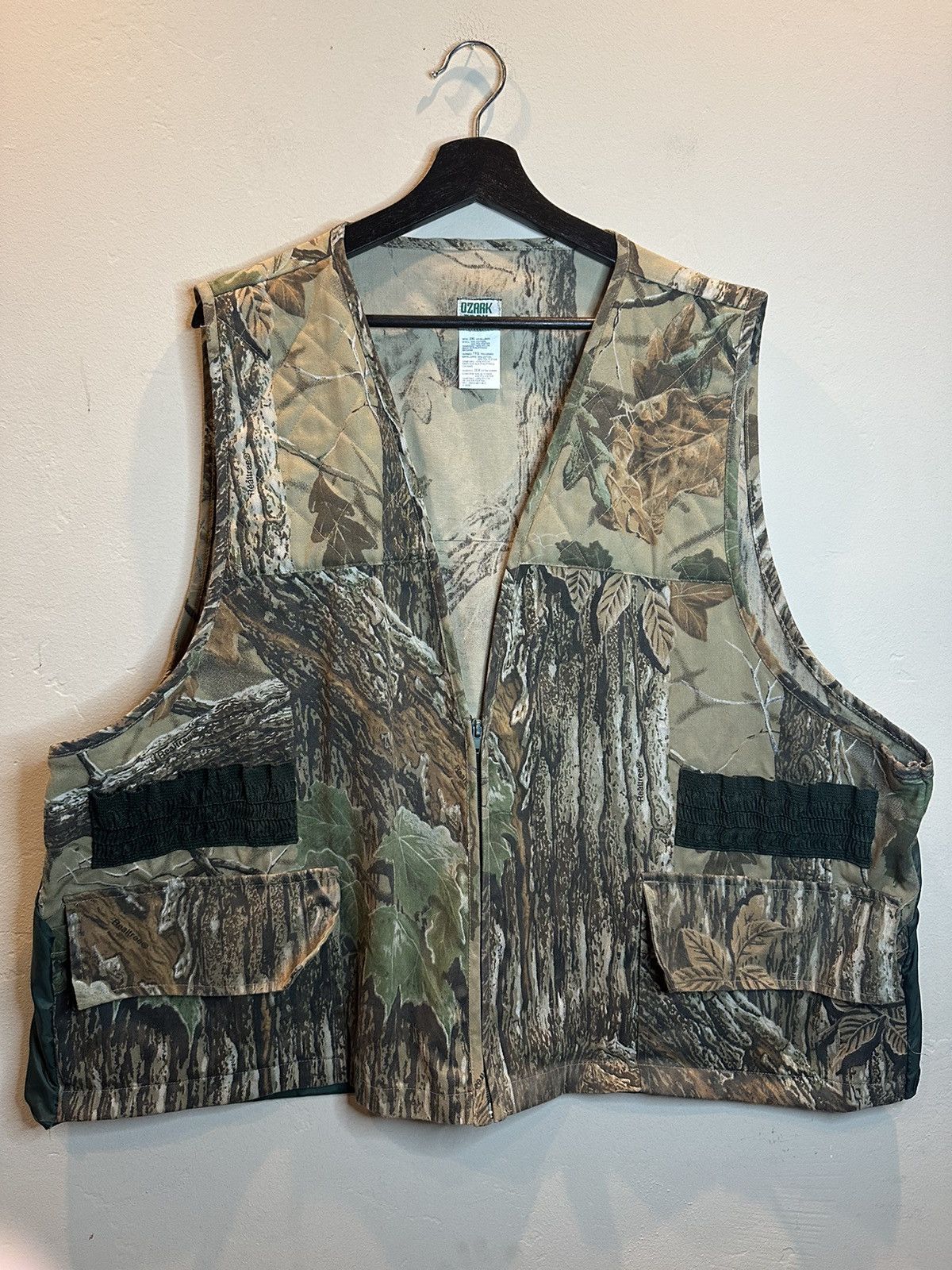 image of Vintage Realtree Ozark Trail Camo Hunting/outdoor Vest, Men's (Size 2XL)