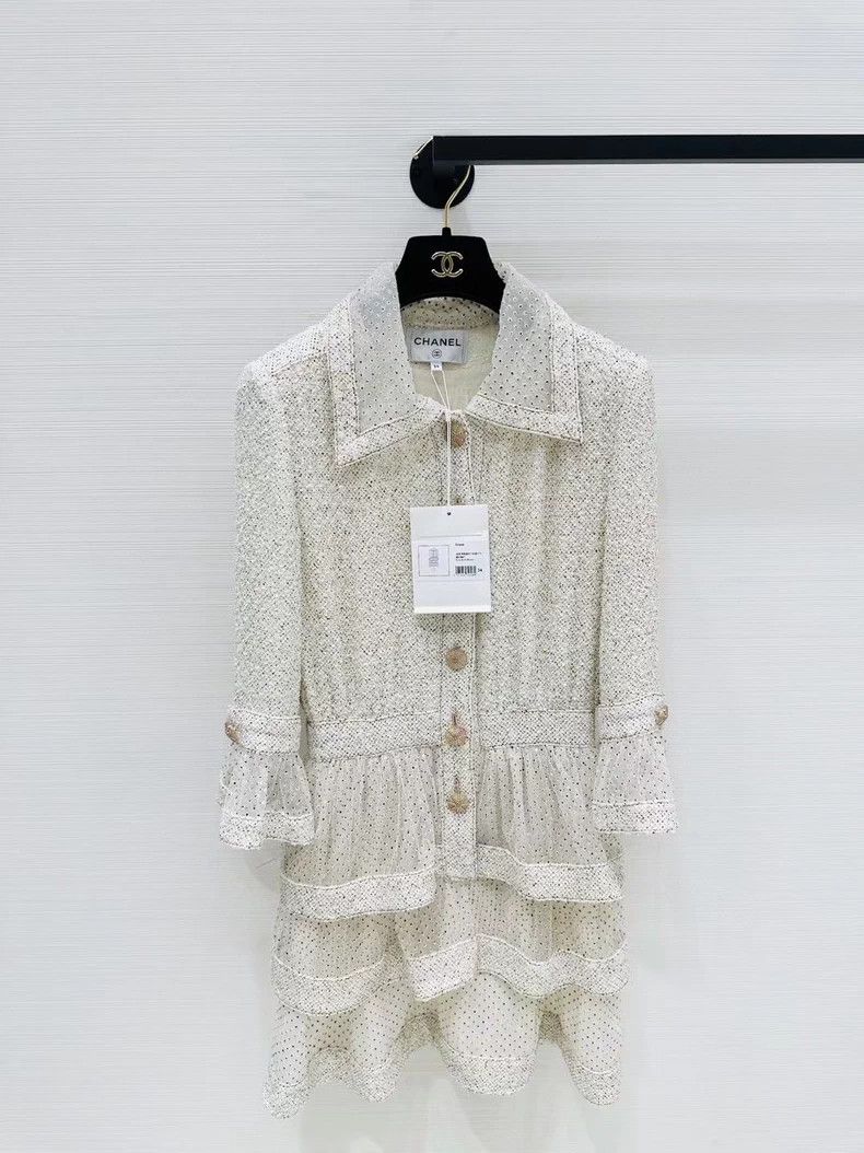 Chanel Chanel 20SS Beige Dress F34 - dmc Size US 34 / EU 50 - 1 Thumbnail