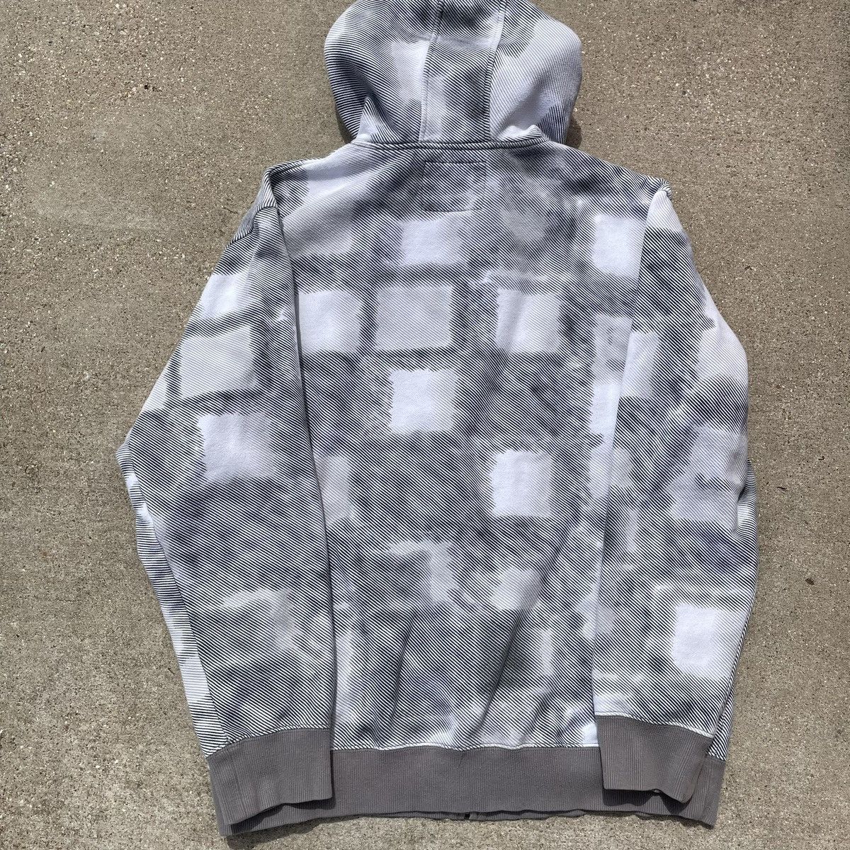 Oakley Vintage Y2K Oakley Box Camo Zip Up Hoodie L Size US L / EU 52-54 / 3 - 3 Thumbnail