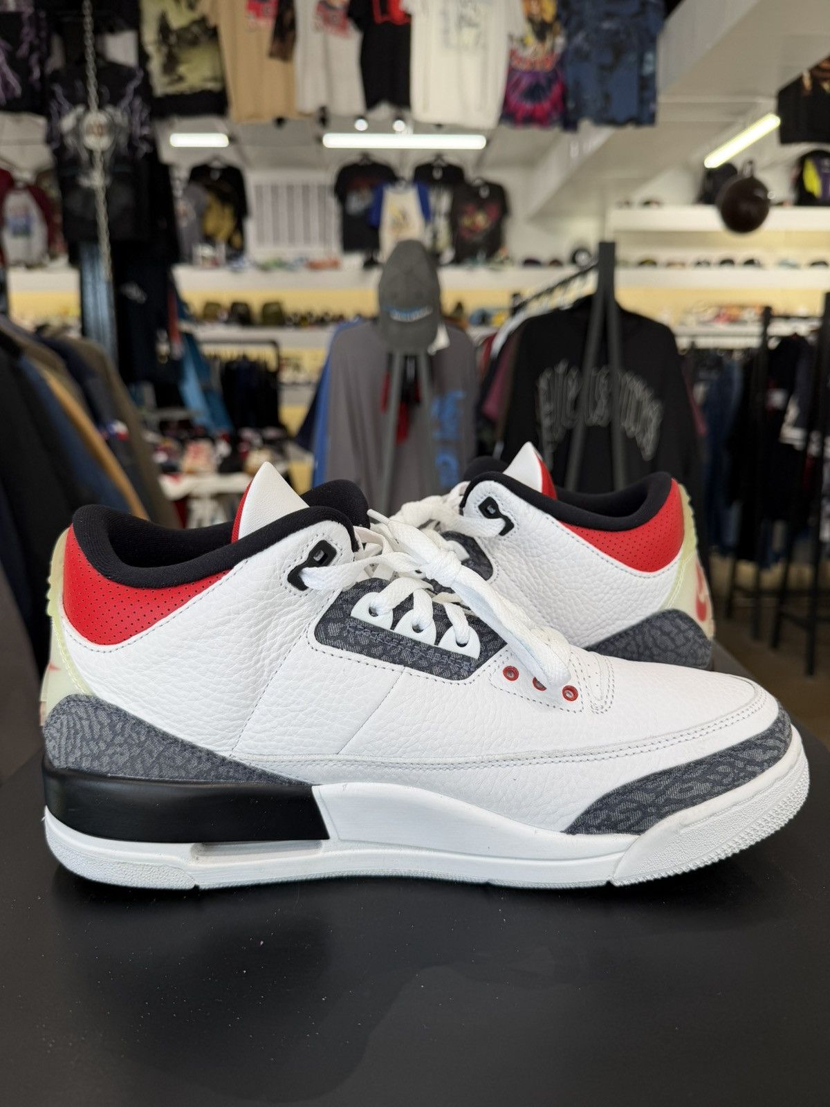 Jordan Brand Air Jordan 3 Fire Red Denim Size 10.5 (2020) Size US 10.5 / EU 43-44 - 3 Thumbnail