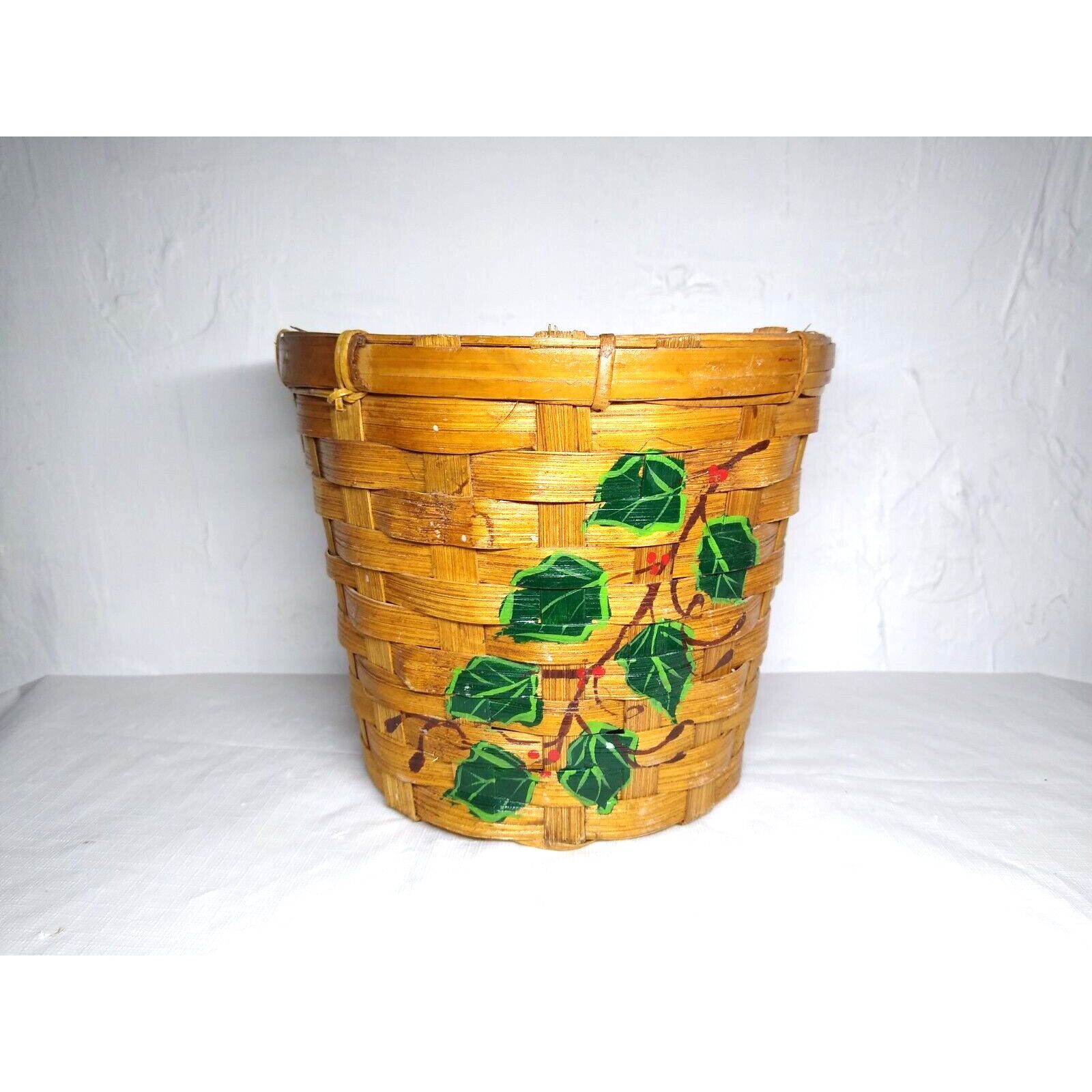 Other Light/Medium Brown Wicker Wovn Band Round Basket Holly Berry Size ONE SIZE - 1 Thumbnail
