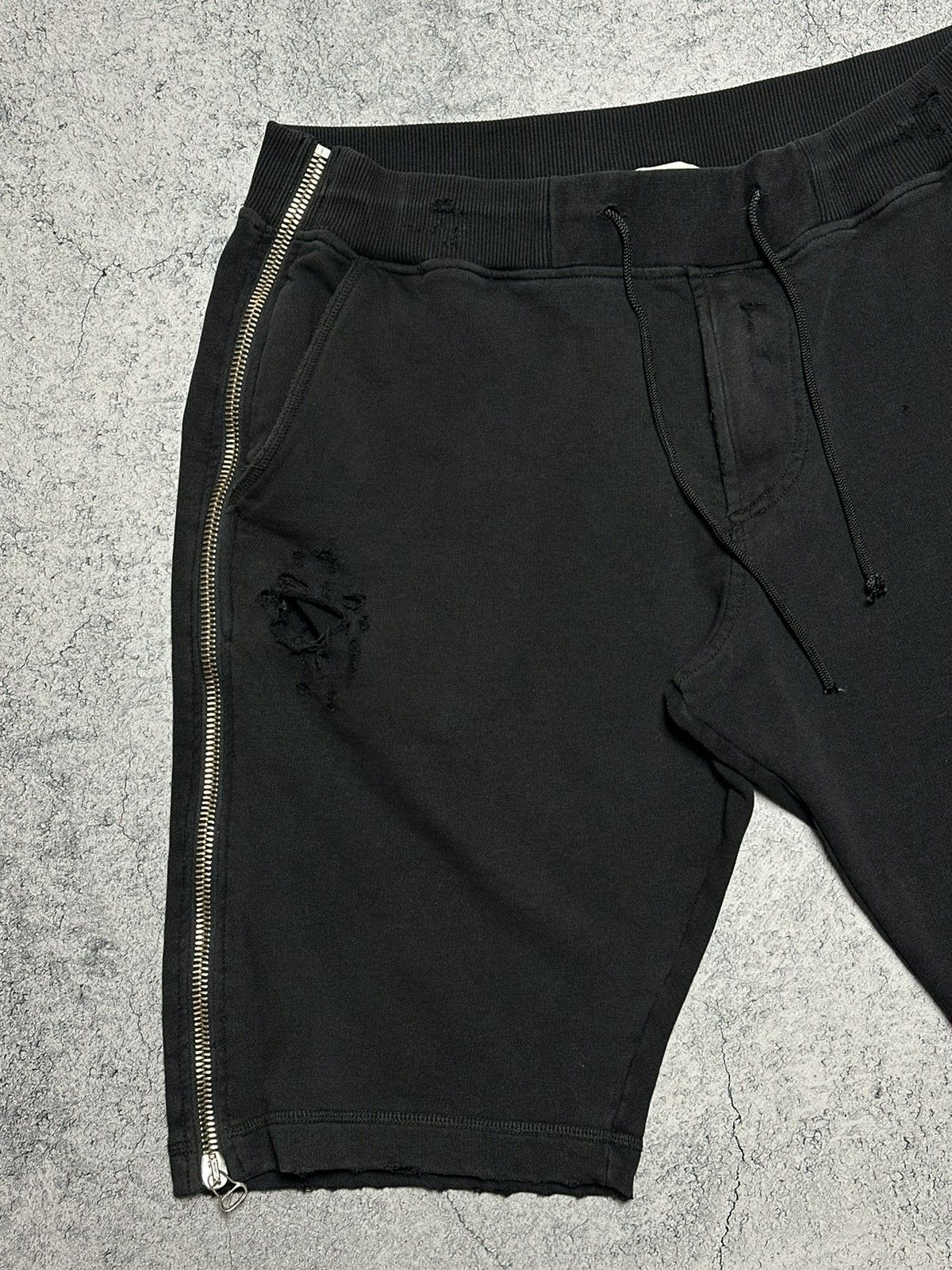 Pierre Balmain Pierre Balmain Distressed Zip Shorts Size US 34 / EU 50 - 2 Thumbnail