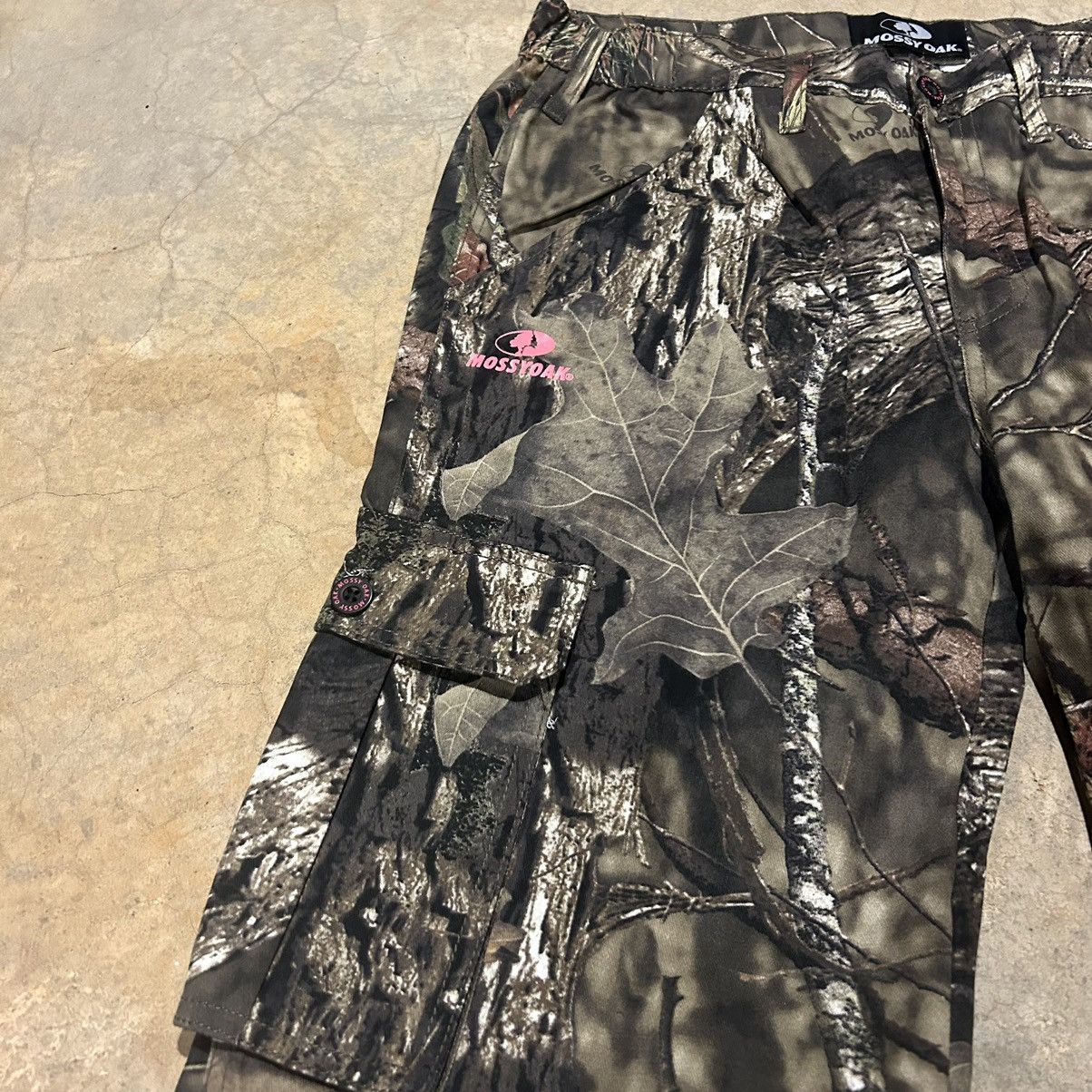 Mossy Oaks × Vintage Crazy Vintage Y2K Mossy Oaks Woodland Camo Baggy Cargo Pants Size US 33 - 4 Thumbnail
