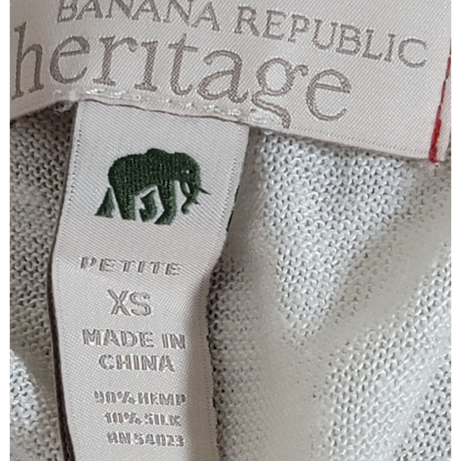 Banana Republic Banana Republic Heritage Cream Kangaroo Pouch Shirt XSP Size XS / US 0-2 / IT 36-38 - 3 Thumbnail