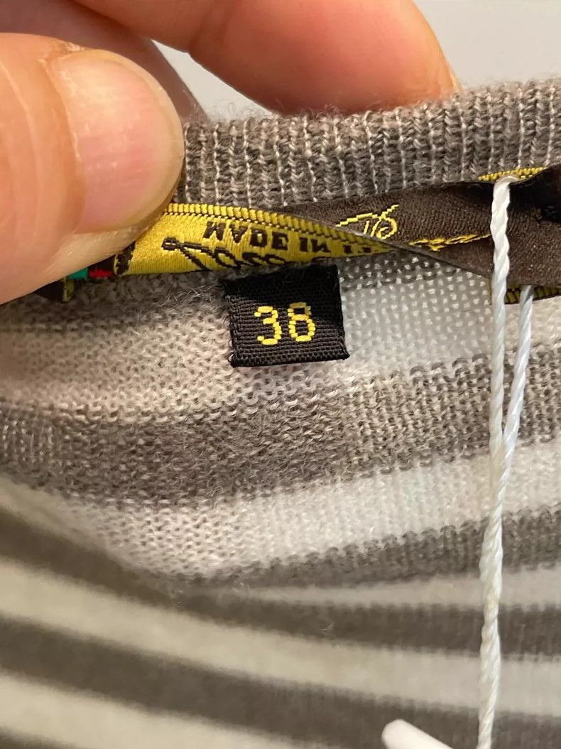 Loro Piana LORO PIANA Gray beige white horizontal striped V-neck cash Size S / US 4 / IT 40 - 6 Thumbnail