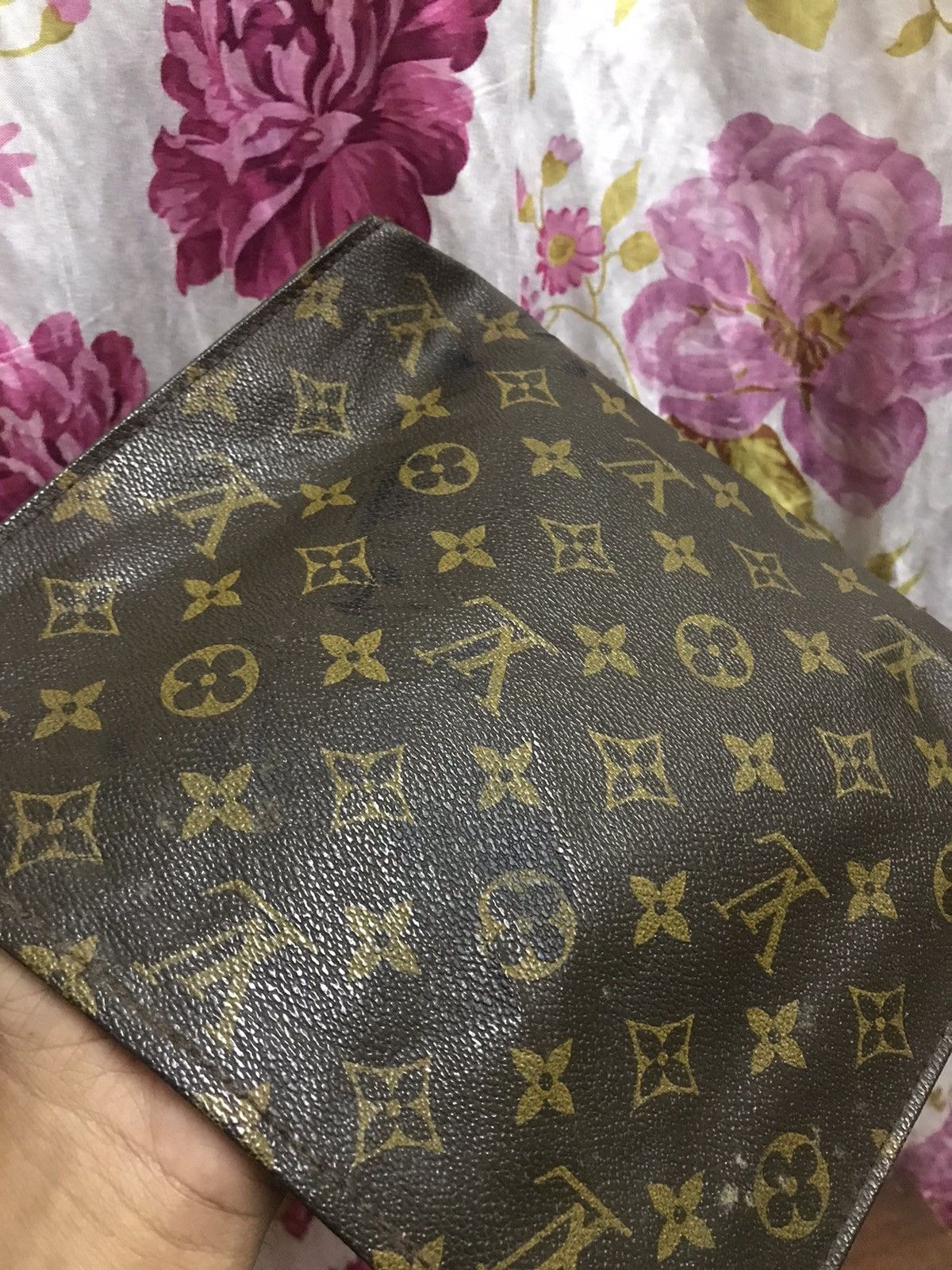 Louis Vuitton × Vintage Authentic Vintage Louis Vuitton Monogram Toiletry Pouch Size ONE SIZE - 9 Thumbnail