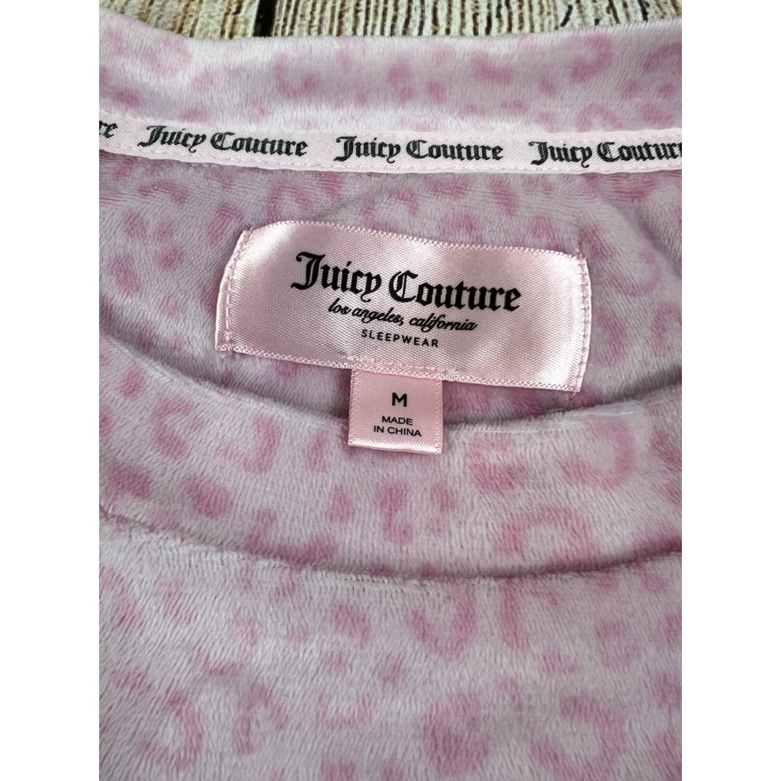 Juicy Couture Juicy Couture Women Sleep Top Pink Leopard Rhinestone Velour Medium Cozy Round Neck Pullover Sleeves Long Size M / US 6-8 / IT 42-44 - 5 Thumbnail