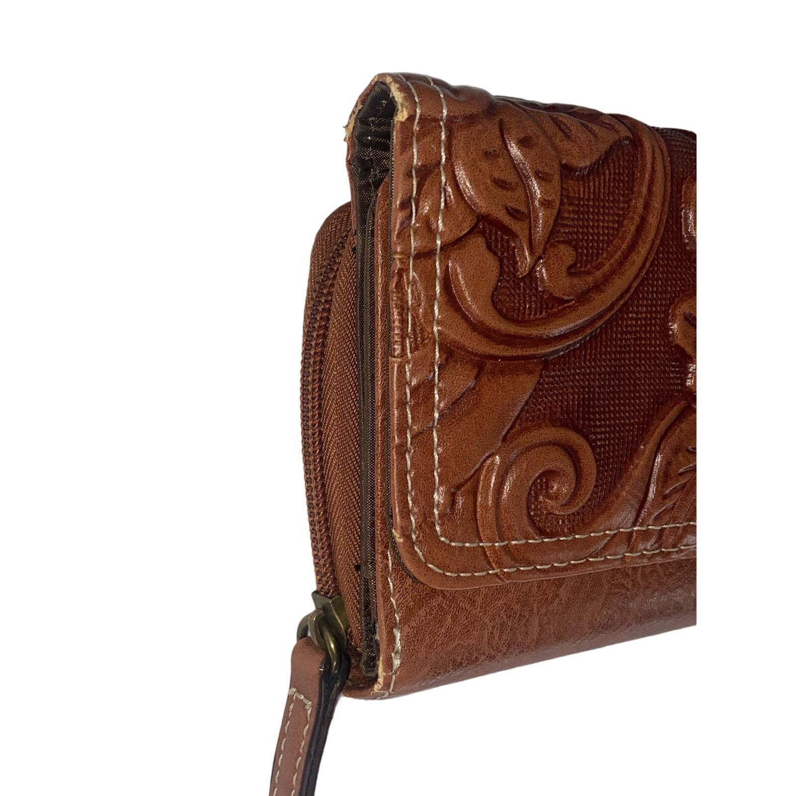 Boc boc milestone deluxe wallet carved faux leather preloved Size ONE SIZE - 4 Thumbnail