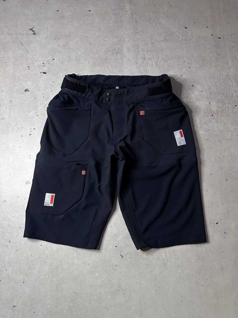 Other Leatt MTB AllMtn 3.0 Trail Shorts Black Men’s M MTB MOTO Size US 32 / EU 48 - 1 Thumbnail