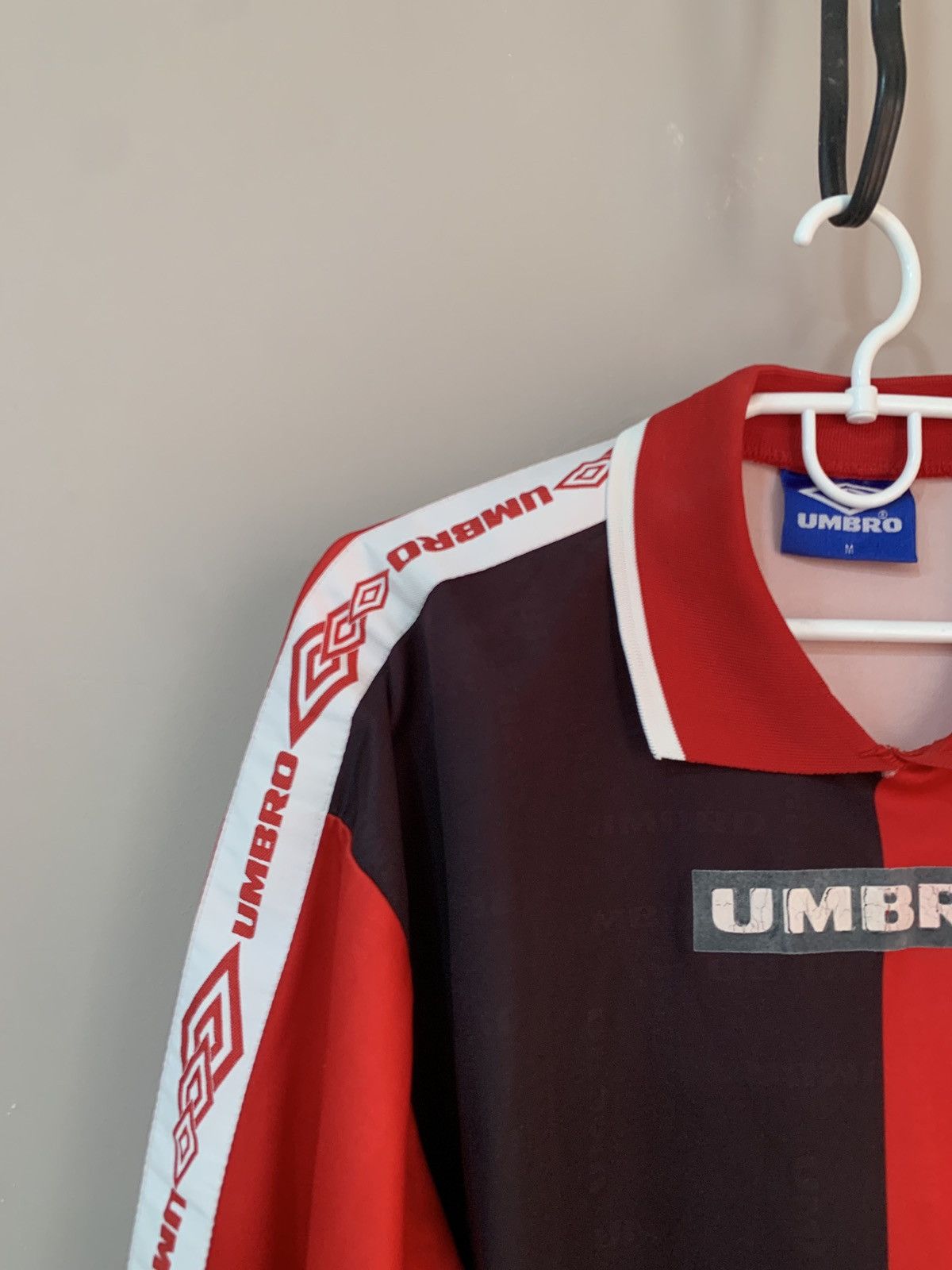 Umbro Umbro Football Shirt Vintage 90s Soccer Jersey Retro Size M Size US M / EU 48-50 / 2 - 3 Thumbnail