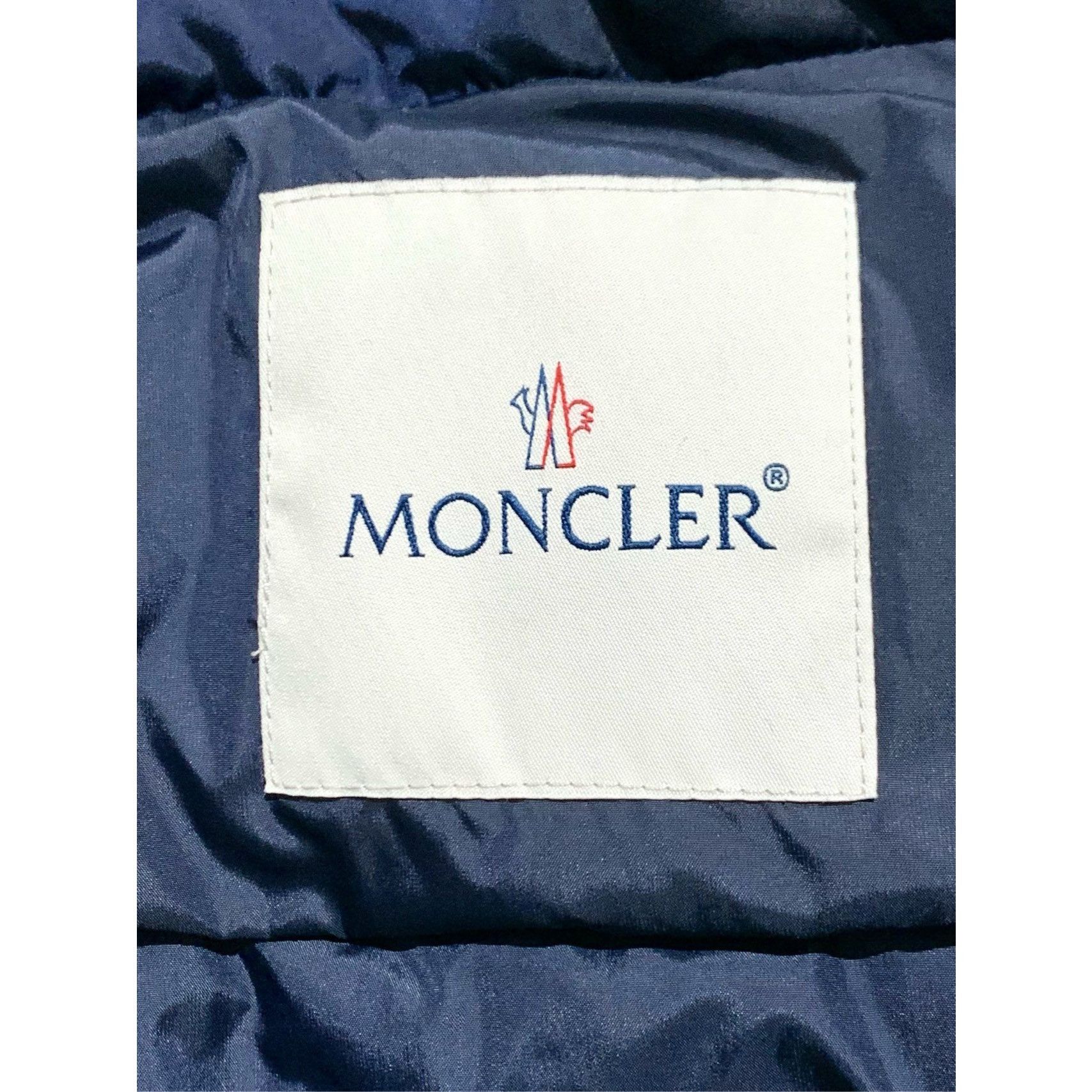 Moncler Moncler Womens Quilted Down Jacket With Stand-Up Collar & Zi Size XS / US 0-2 / IT 36-38 - 2 Thumbnail