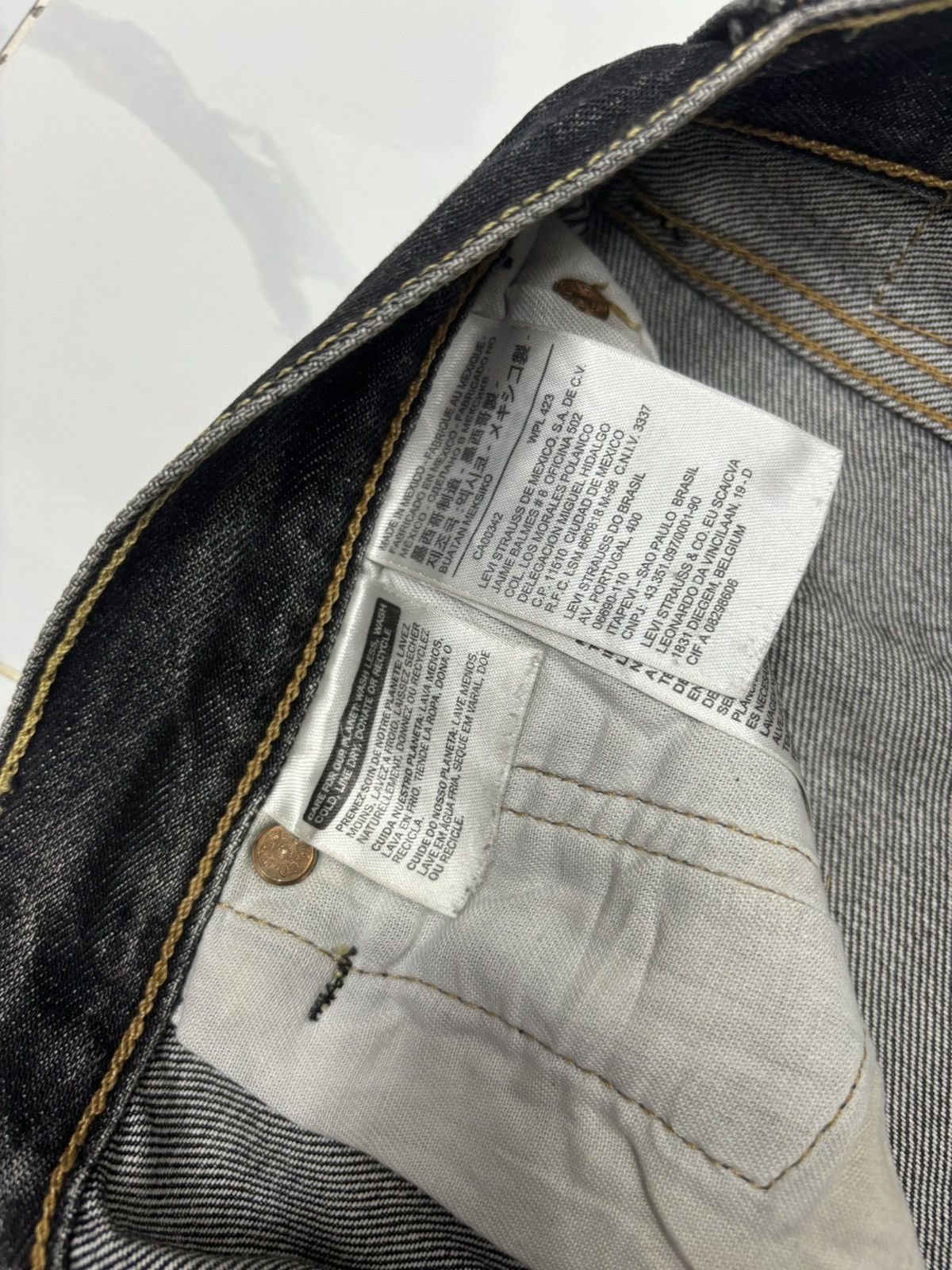 Levi's VINTAGE LEVIS 501 BLACK DISTRESSED DENIM JEANS Size US 31 - 10 Thumbnail