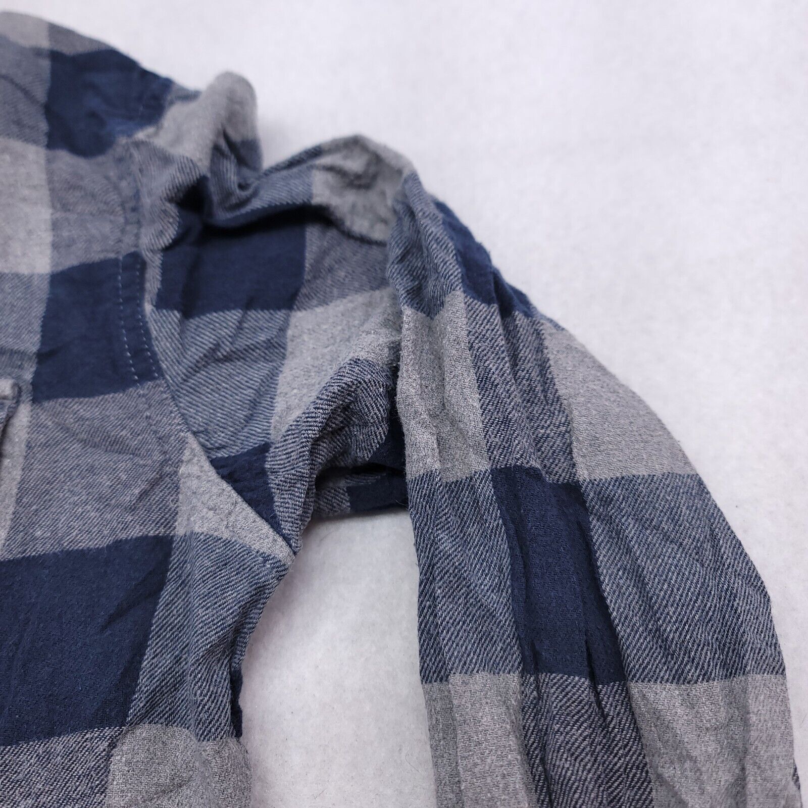 Old Navy Old Navy Buffalo Check Flannel Shirt Mens Size Large L Gray Size US L / EU 52-54 / 3 - 5 Thumbnail