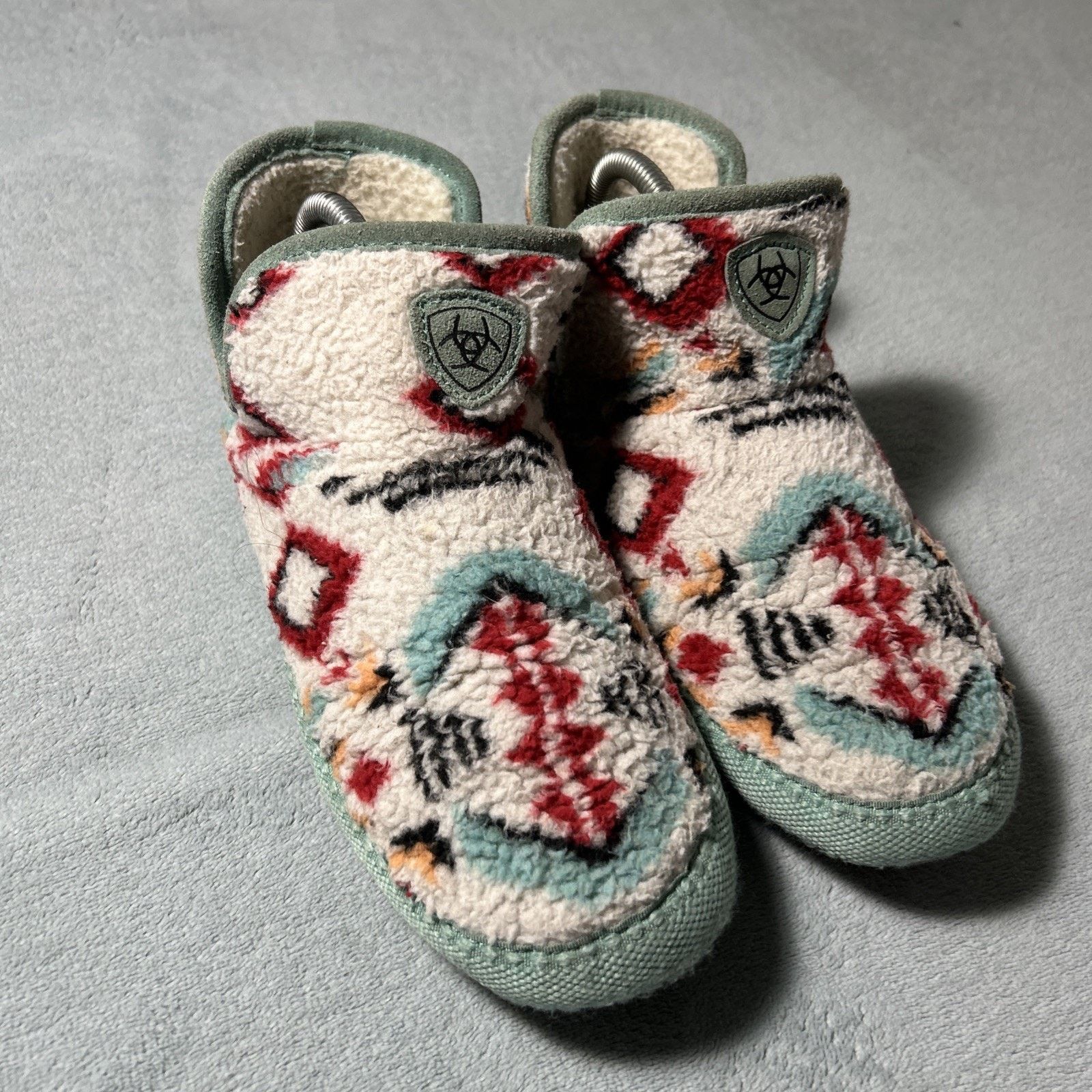 Ariat ARIAT Indian Aztec Women’s Small 6.5-7 Bootie Slipper Sherpa Size US 8 / IT 38 - 1 Thumbnail