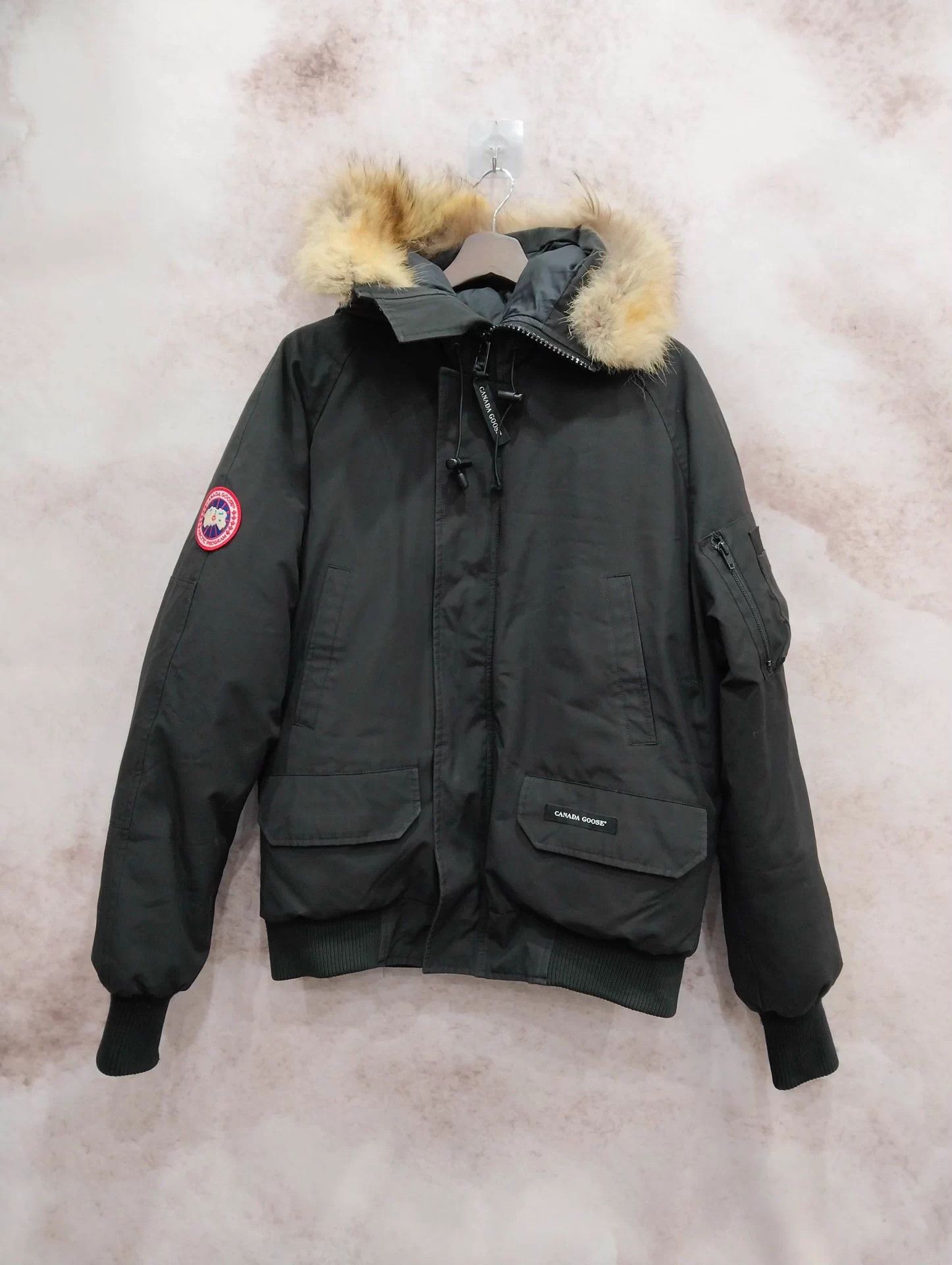 Canada Goose CANADA GOOSE down jacket M Size M / US 6-8 / IT 42-44 - 1 Thumbnail