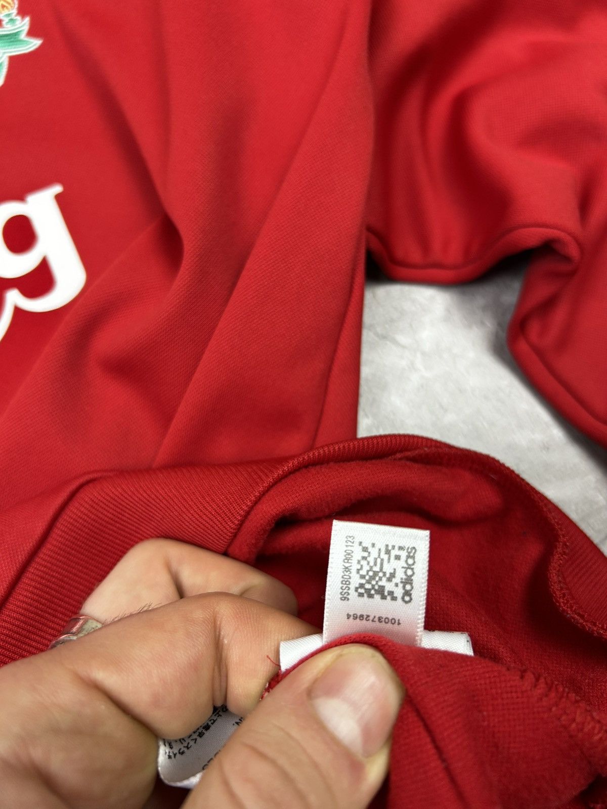 Adidas Vintage Adidas Liverpool Football Sweatshirt Soccer Red Size US L / EU 52-54 / 3 - 14 Thumbnail
