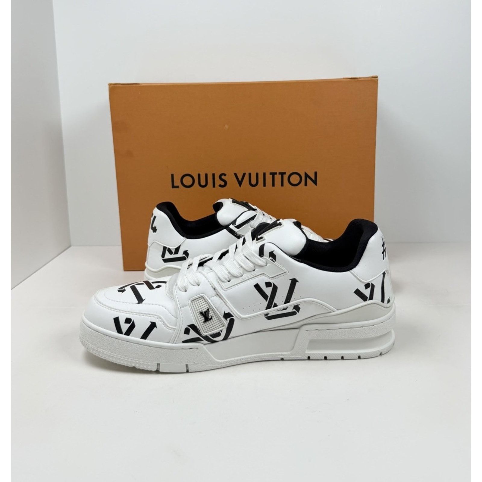 Louis Vuitton Size 8LV/9US - Louis Vuitton White Black Trainers Size US 9 / EU 42 - 6 Thumbnail