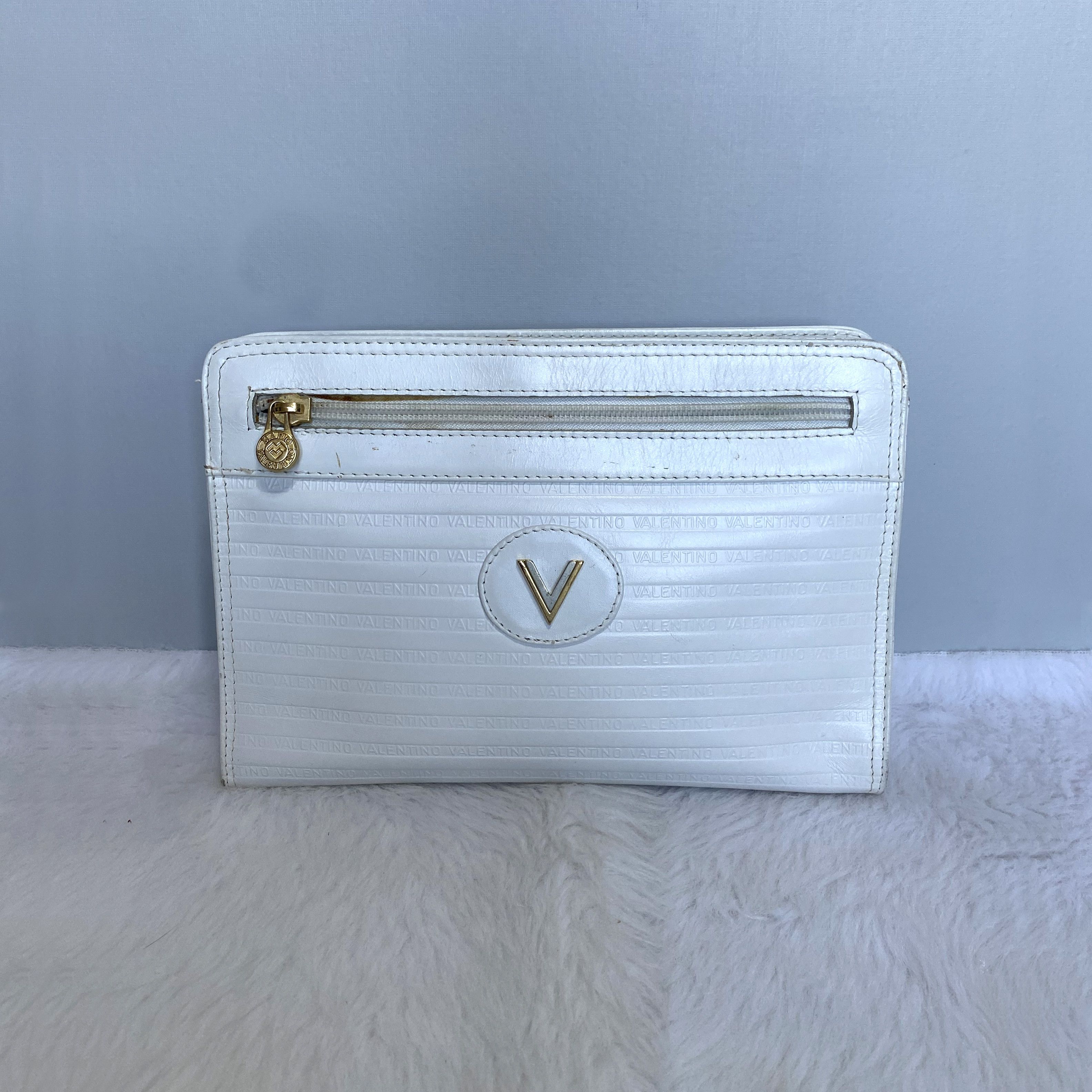 Mario Valentino × Vintage MARIO VALENTINO Vintage Logo Embossed Leather Clutch Bag Size ONE SIZE - 1 Thumbnail