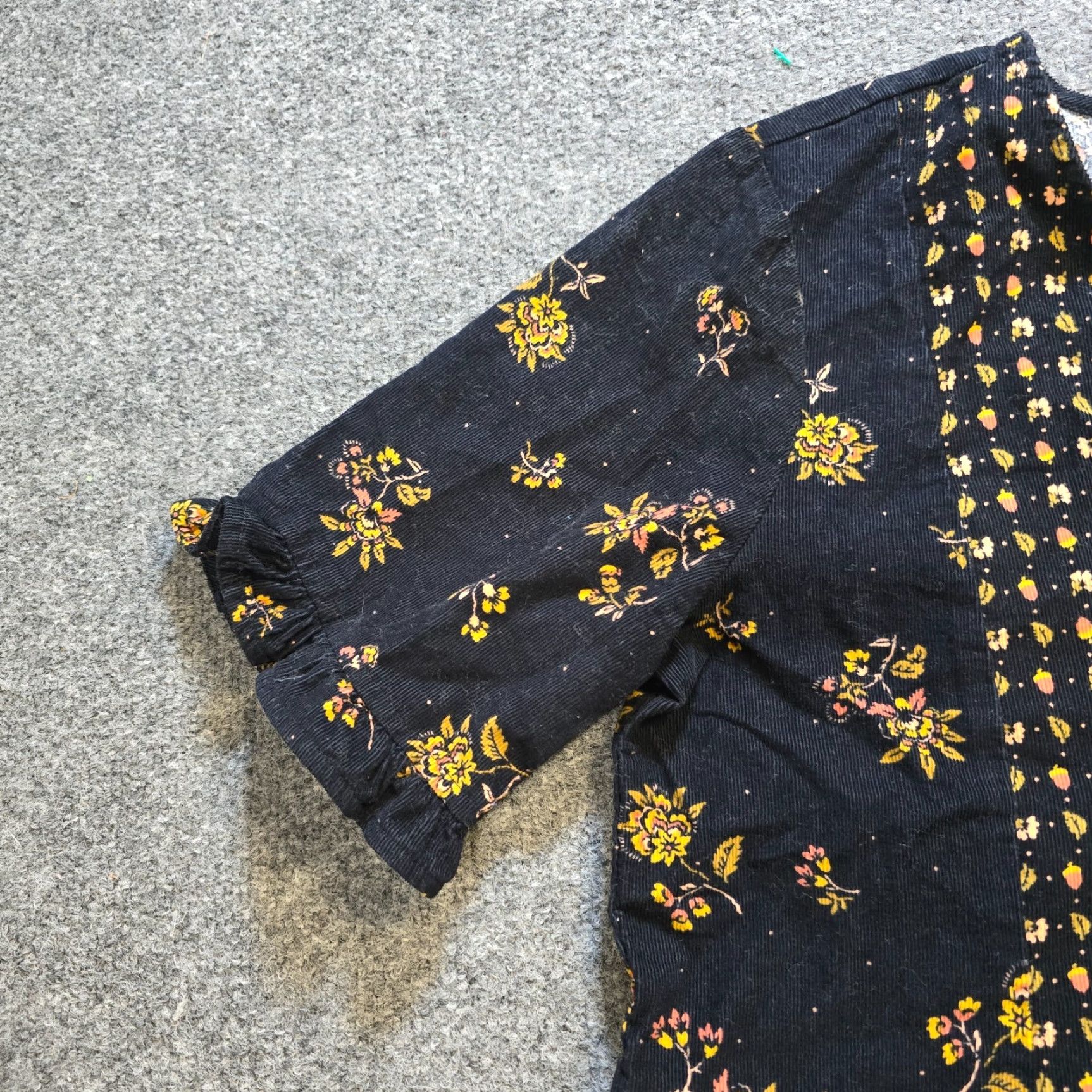 Madewell Madewell Top Women Small Black Floral Corduroy Peplum Short Sleeve Casual Blouse Size S / US 4 / IT 40 - 4 Thumbnail