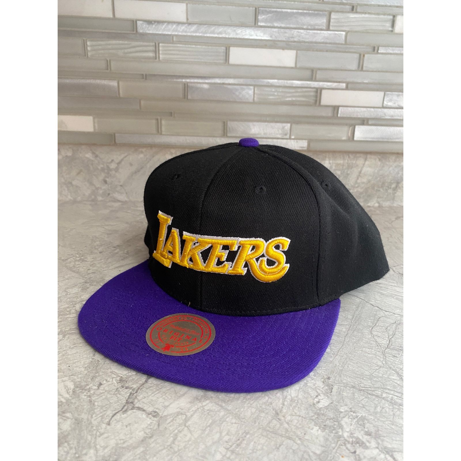 Mitchell & Ness NWOT LA Lakers Mitchell & Ness Snapback Hat Size ONE SIZE - 1 Thumbnail