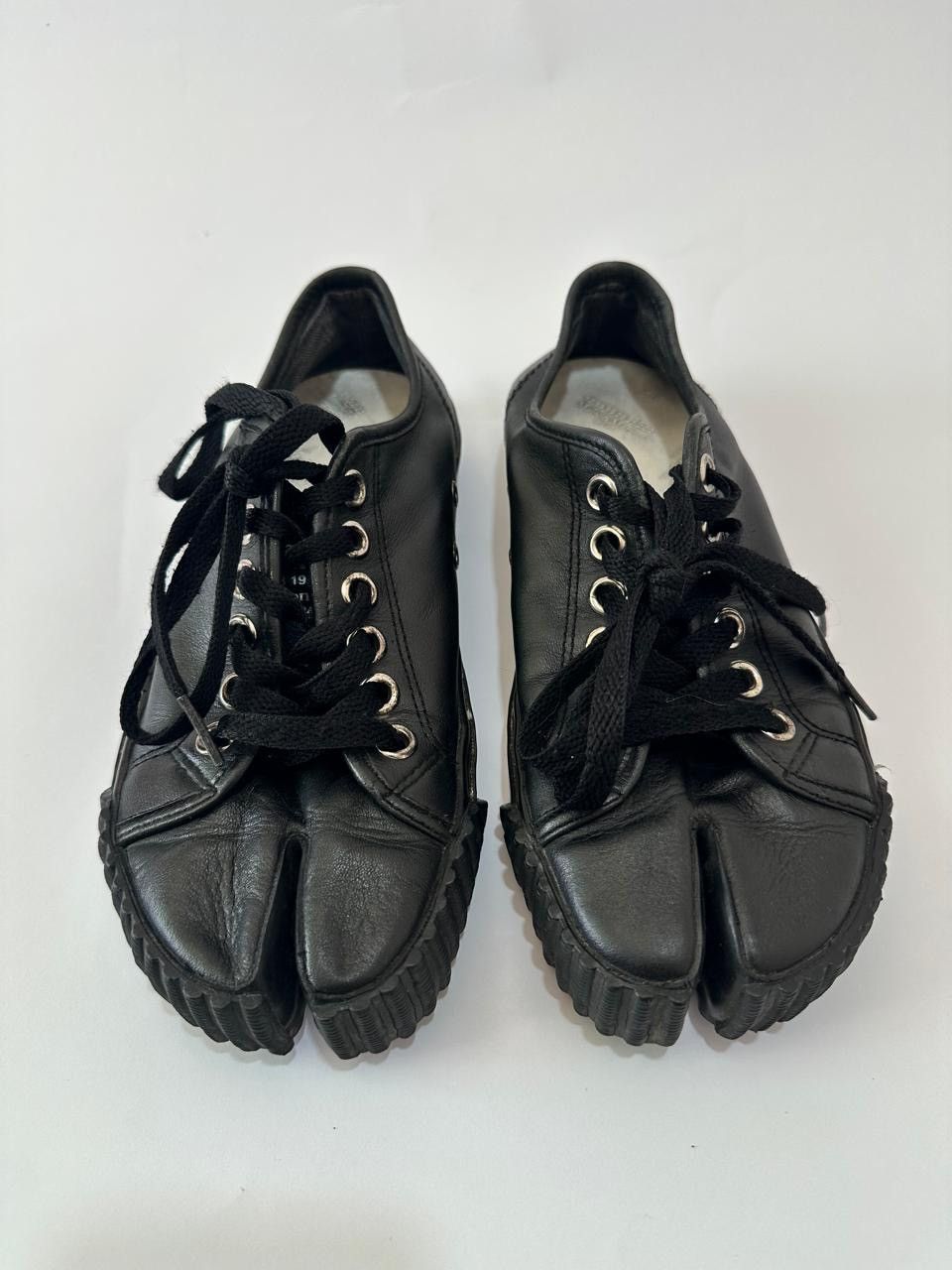 Maison Margiela MAISON MARGIELA TABI SNEAKERS BLACK EU36 | Grailed