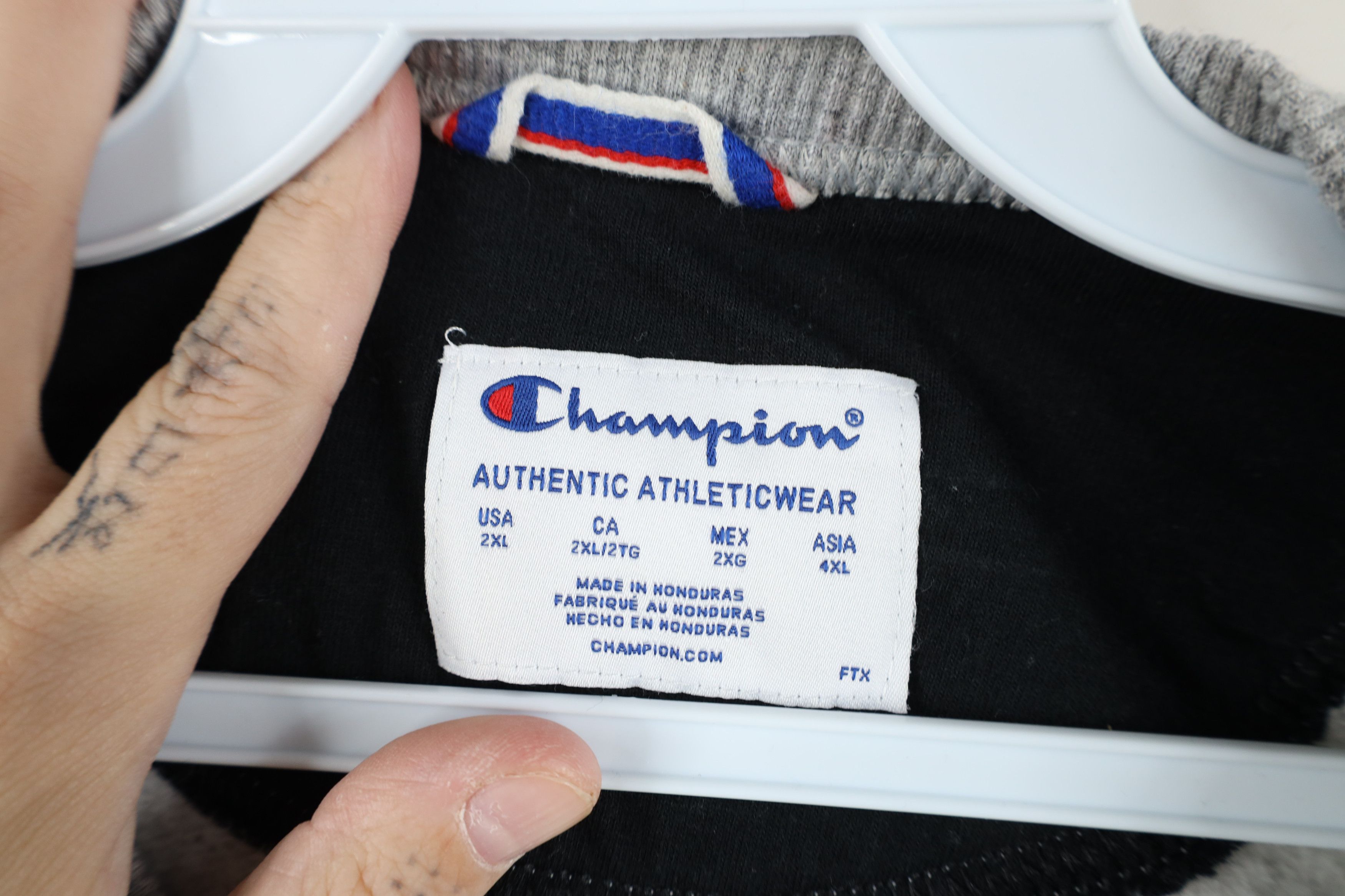 Champion Vintage Y2K Champion Monochrome Classic Crewneck Sweatshirt Size US XXL / EU 58 / 5 - 8 Thumbnail