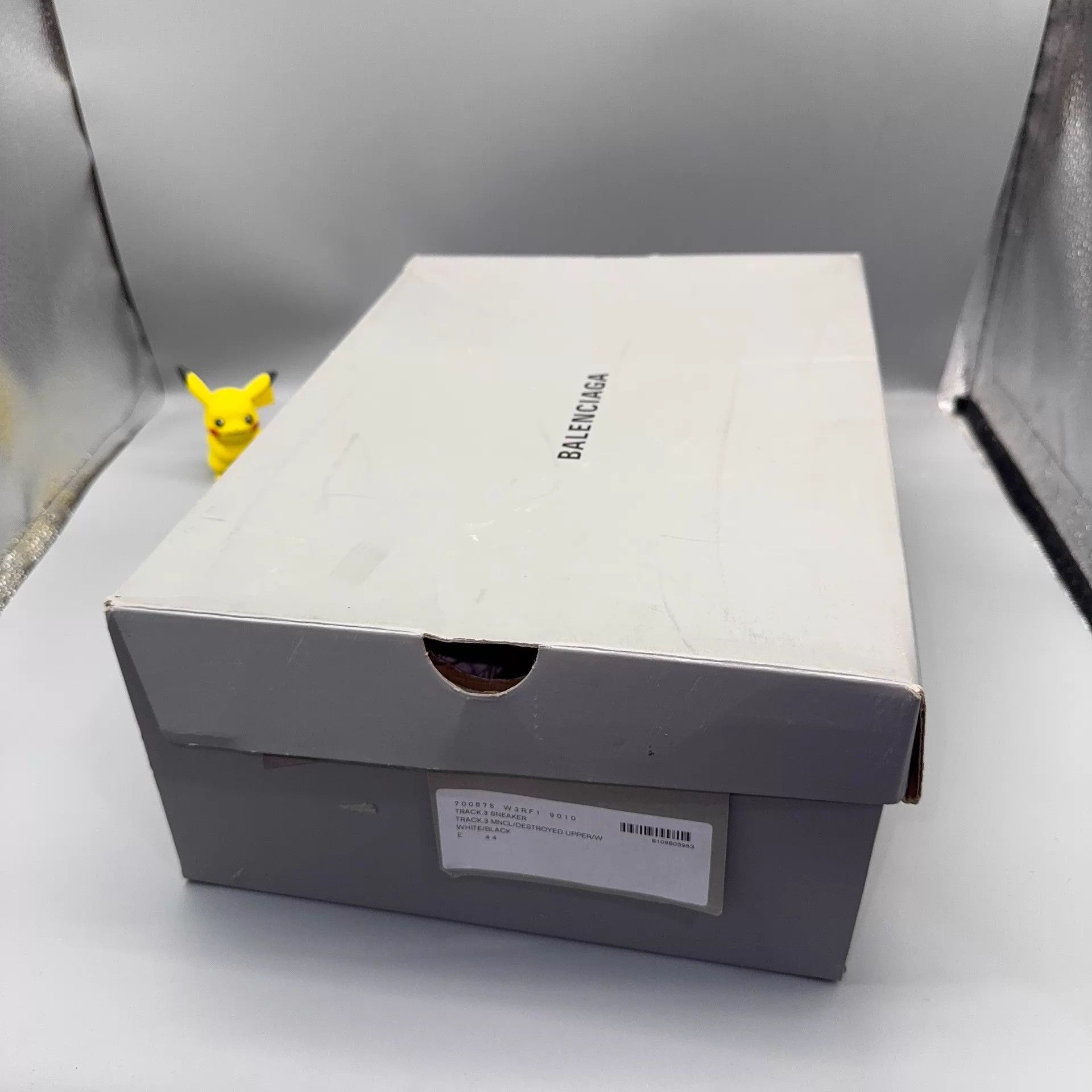 Balenciaga Balenciaga Track 3.0 White Distressed Men's Sneakers Size US 11 / EU 44 - 9 Thumbnail