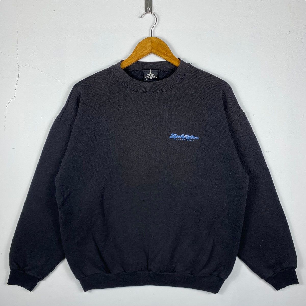 Vintage Vintage 90's LOCAL MOTION LONGBOARDS Graphic Surf Crewneck Size US L / EU 52-54 / 3 - 4 Thumbnail
