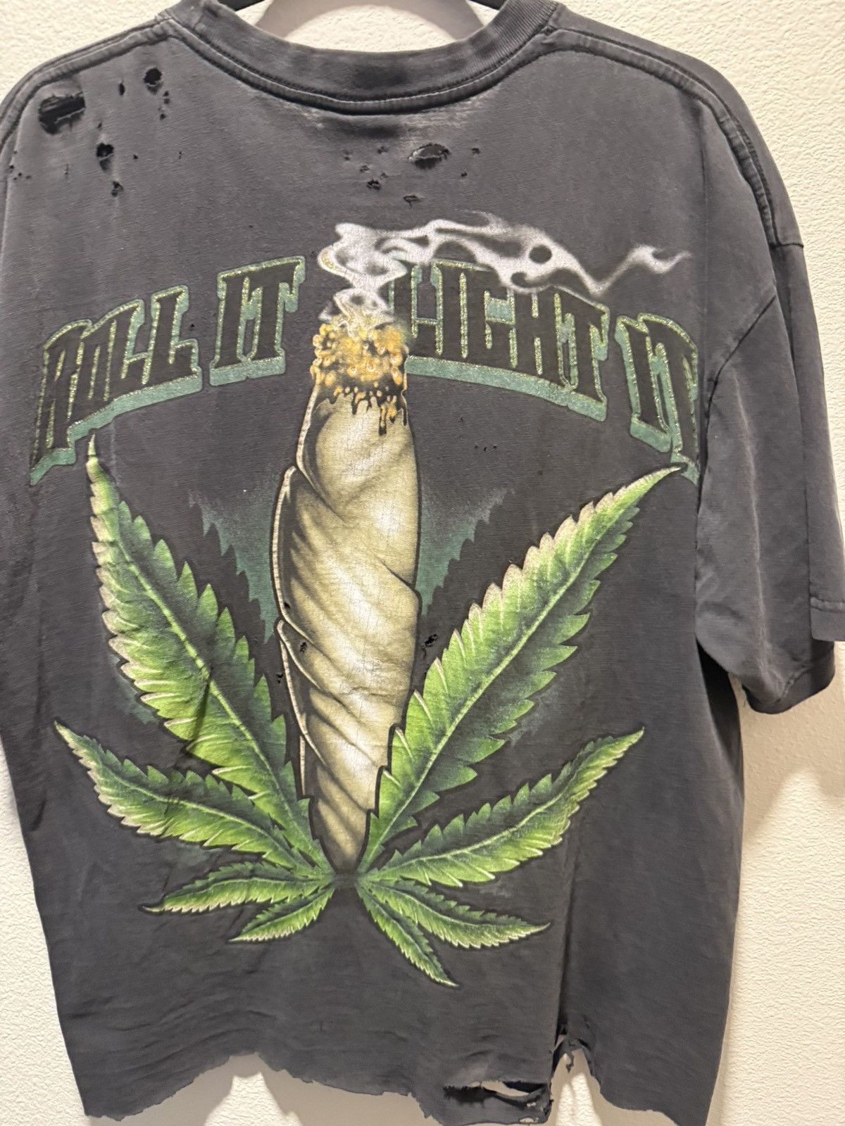 Vintage Roll It Light It Vintage Thrashed Tee Size US XL / EU 56 / 4 - 3 Thumbnail