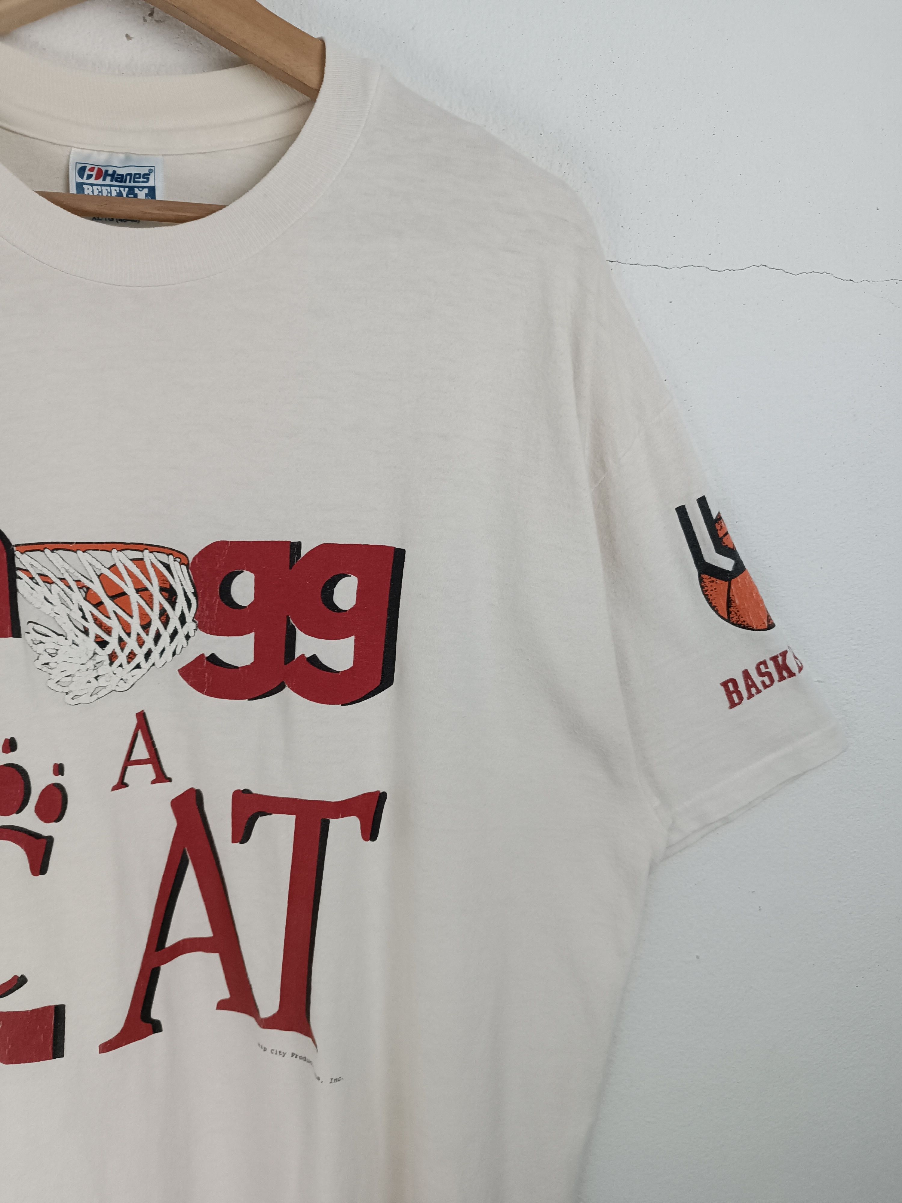 NBA VINTAGE 90'S HOGG A CAT CINCINNATI BEARCATS VERY RARE TEE Size US XL / EU 56 / 4 - 6 Thumbnail