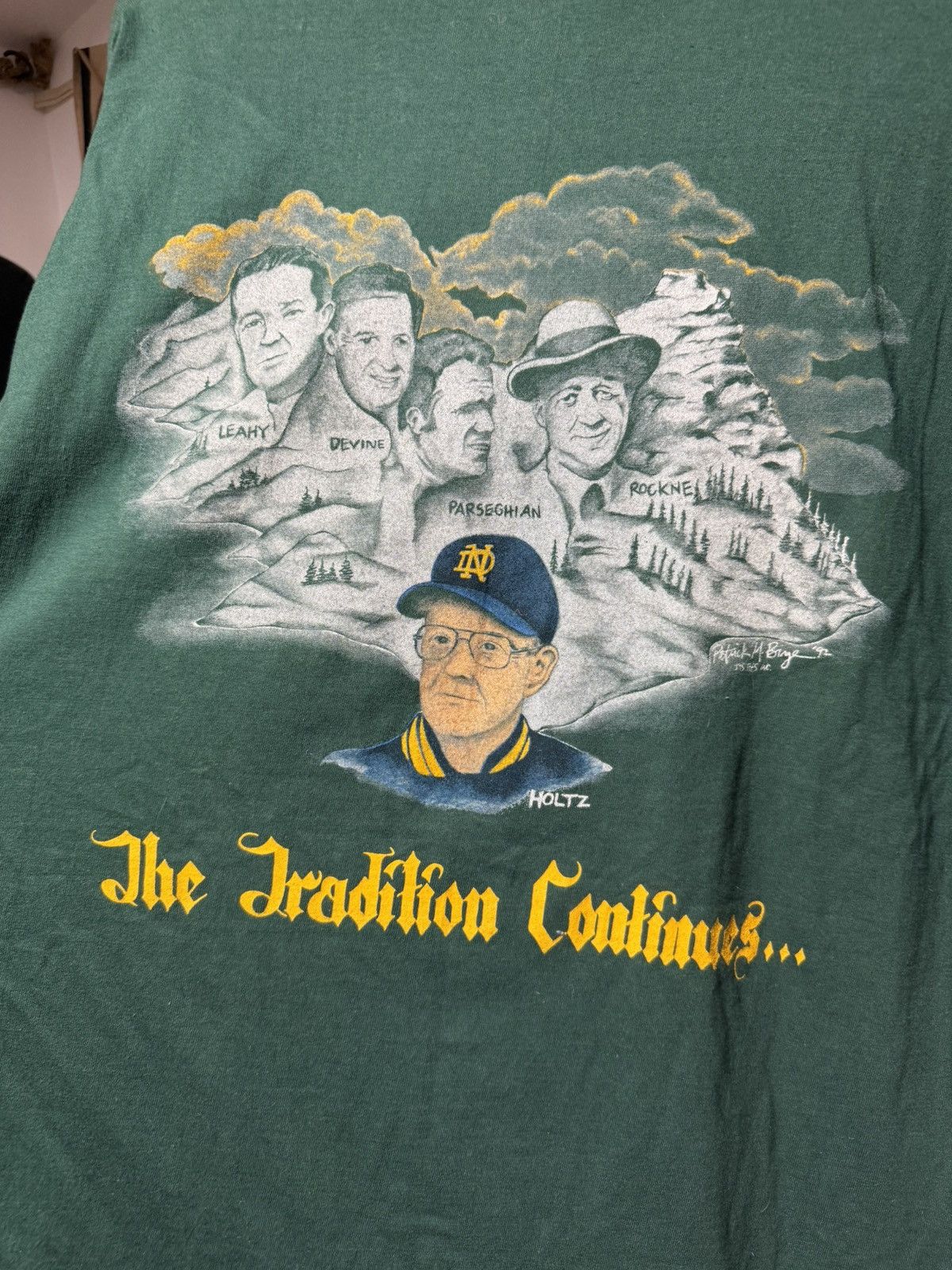 Vintage 90s Notre Dame Football The Tradition Continues Shirt Size US XL / EU 56 / 4 - 2 Thumbnail