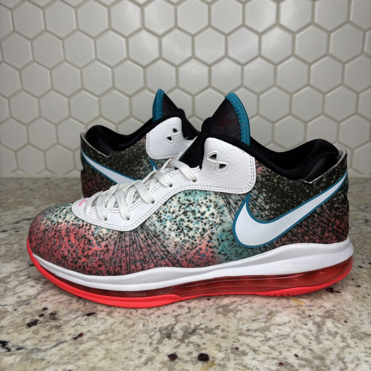 Nike Size 9.5 - Nike LeBron 8 V/2 Low Miami Night Clean No Box Size US 9.5 / EU 42-43 - 1 Thumbnail