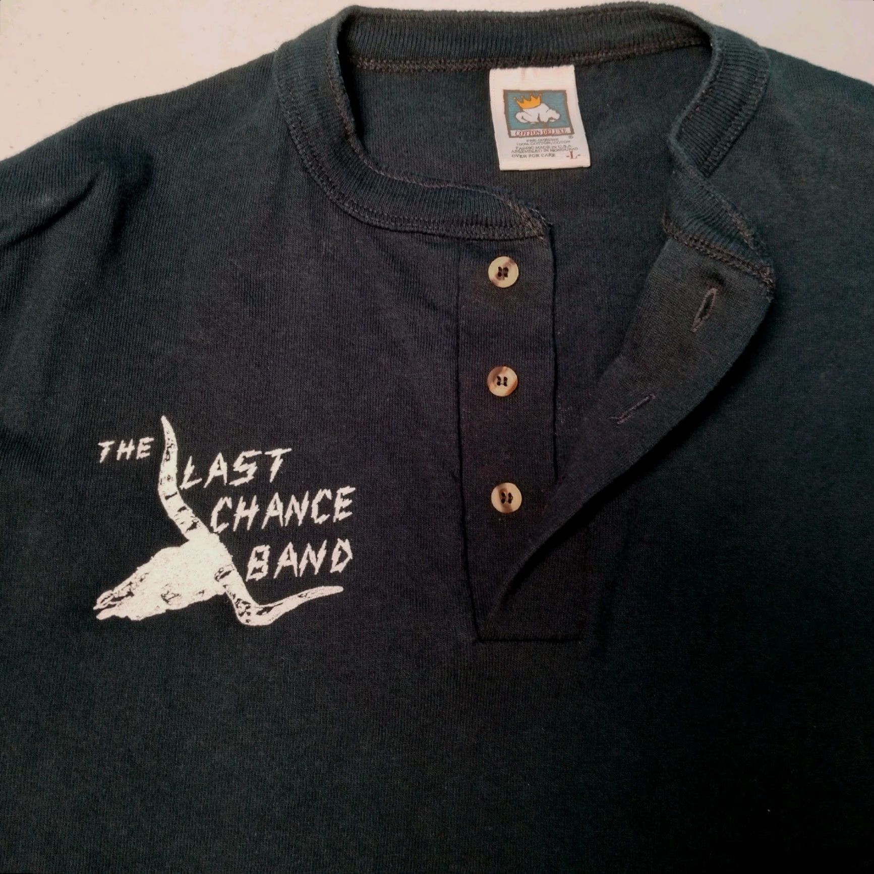 Vintage VINTAGE Cotton Deluxe Band Shirt T-Shirt Henley Short Sleeve Black L Mens Country Music The Last Chance Band Steer Skull 90s? Size US L / EU 52-54 / 3 - 6 Thumbnail