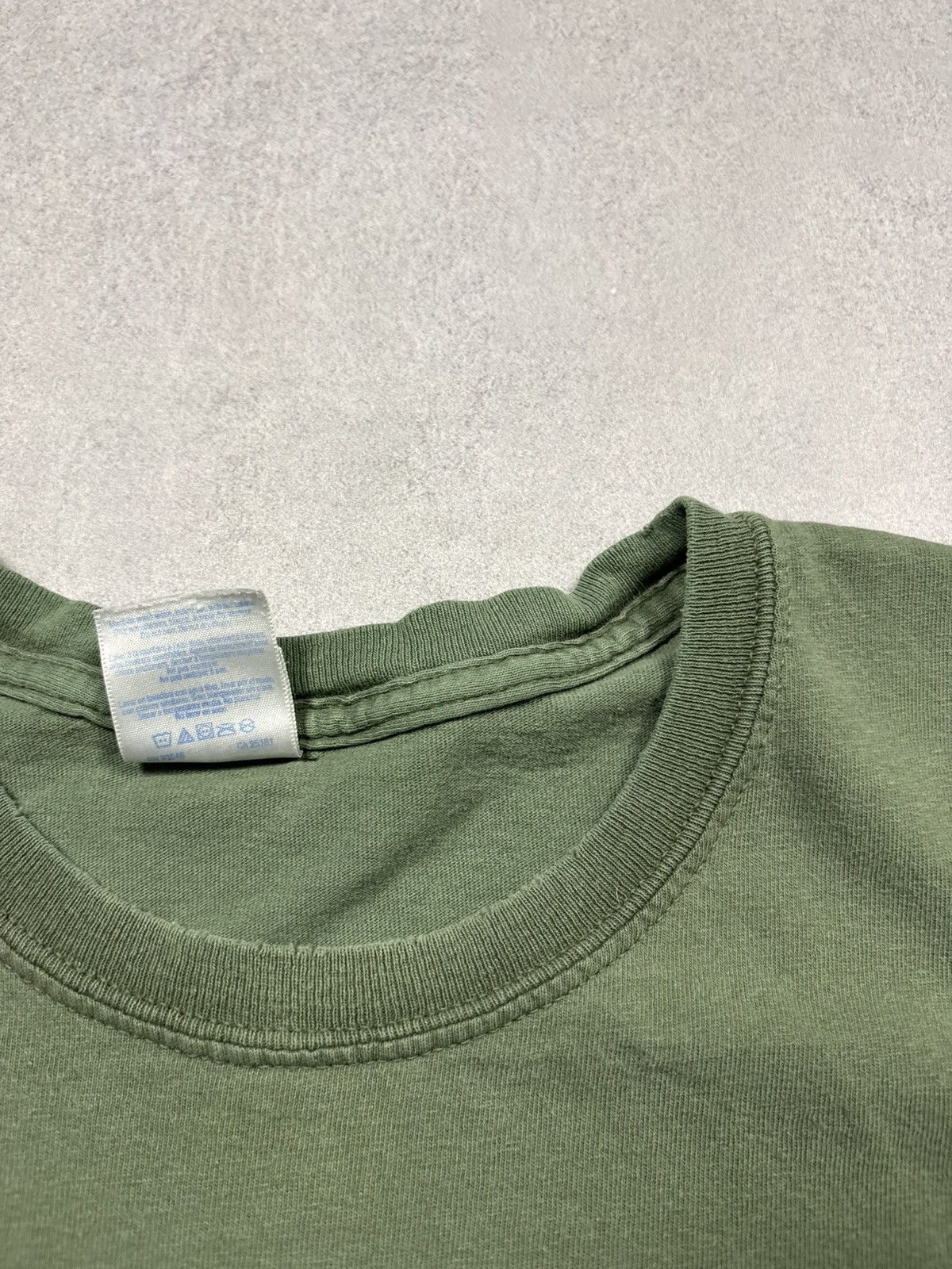 Vintage Vintage AK-47 Graphic T Shirt Military Gun Print Distressed Size US L / EU 52-54 / 3 - 13 Thumbnail