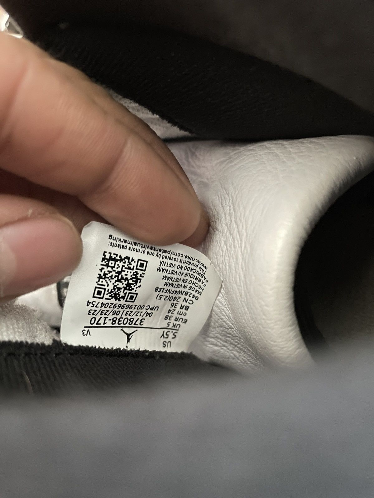 Jordan Brand Jordan 11 gratitude Size US 5.5 / EU 38 - 8 Thumbnail