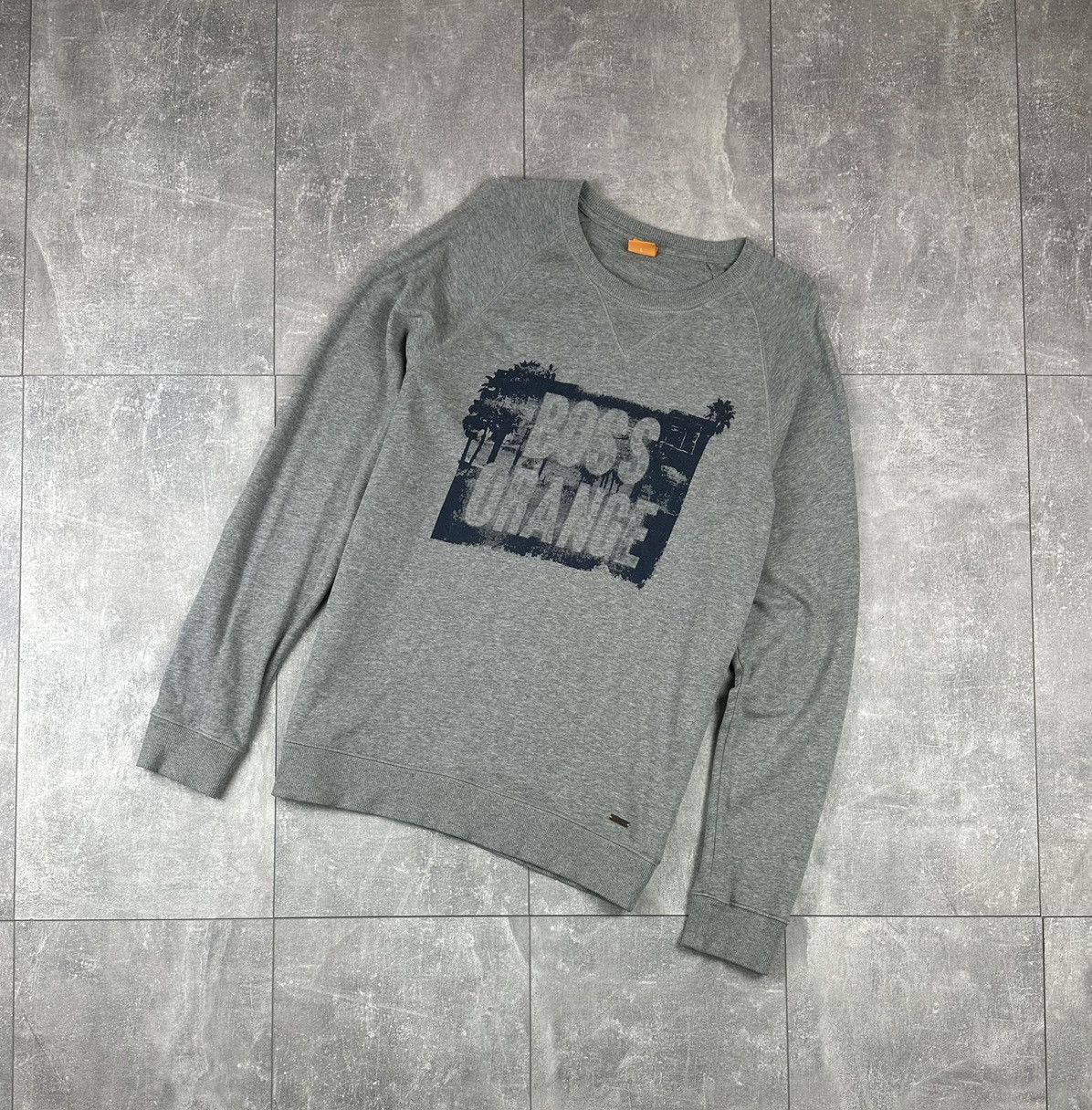 Hugo Boss Hugo Boss Mens Luxury Cenrt Logo Sweatshirt Size US L / EU 52-54 / 3 - 1 Thumbnail