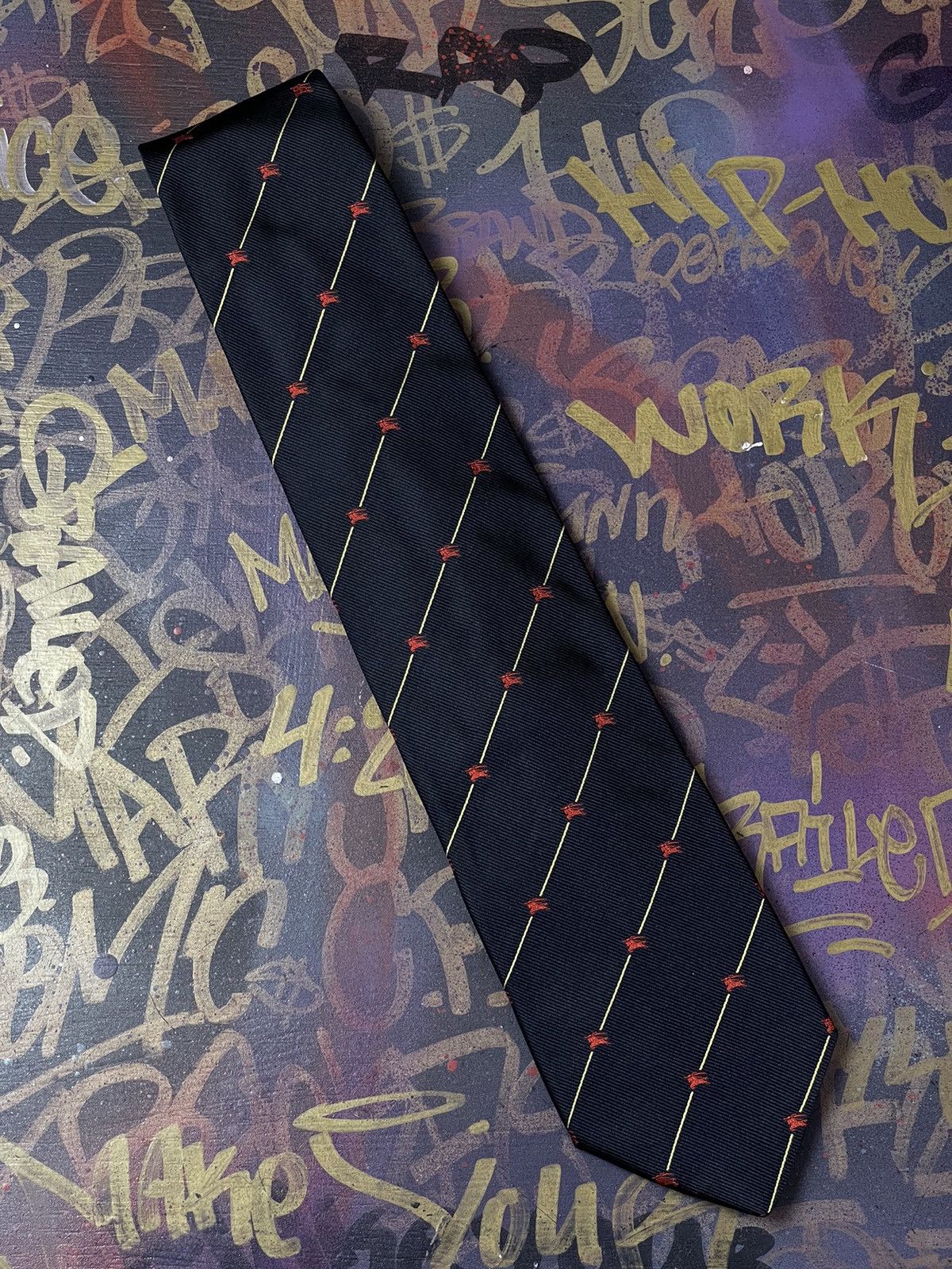 Burberry Burberrys Vintage Luxury Italian Silk Tie Size ONE SIZE - 6 Thumbnail