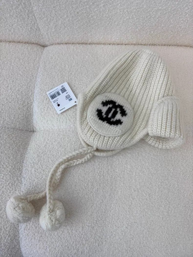 Chanel Chanel Beige knitted Leifeng hat earmuff Size ONE SIZE - 1 Thumbnail