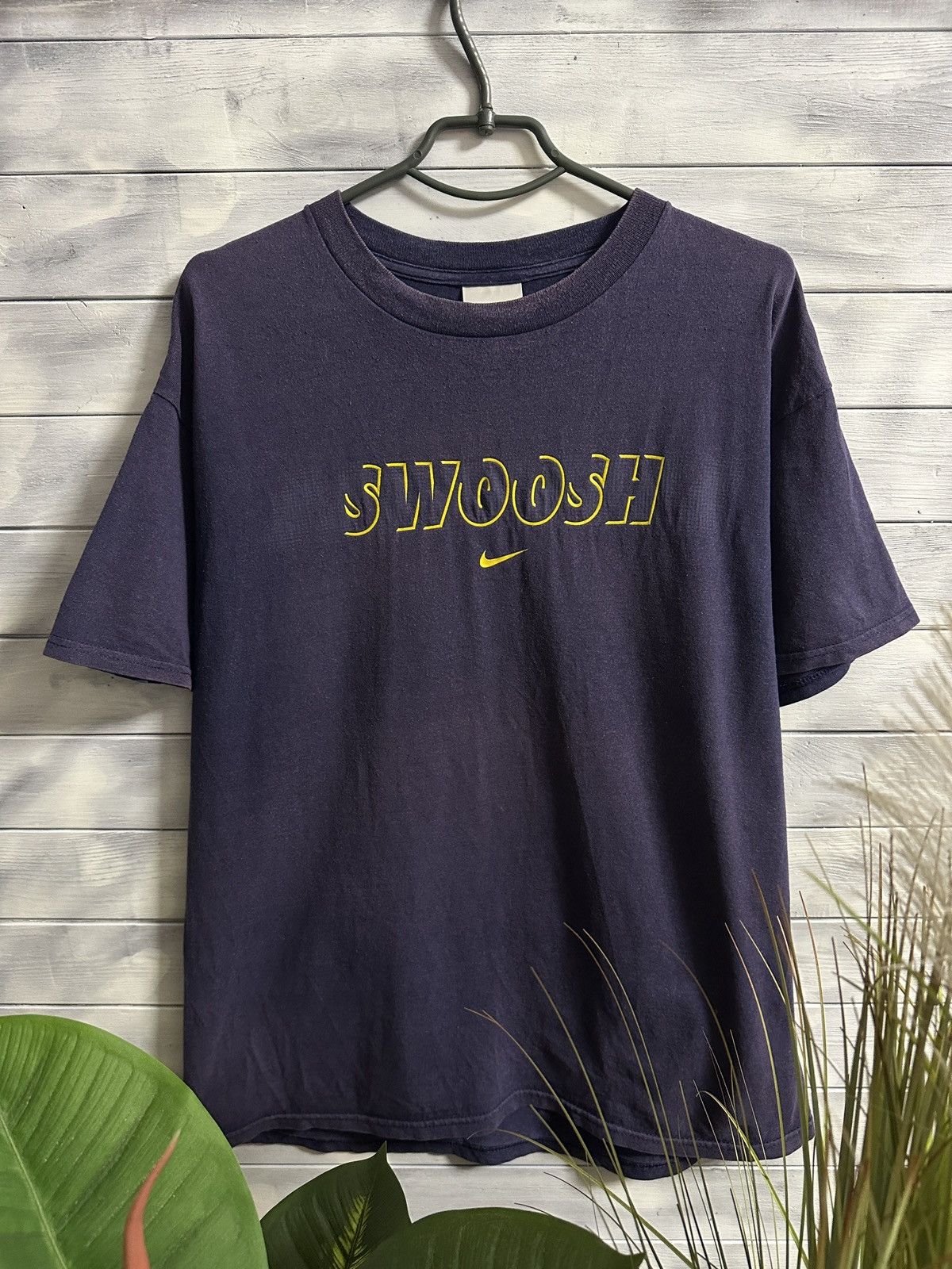 Vintage Rare Vintage T-Shirt Nike Centr Logo Swoosh Y2K Size US L / EU 52-54 / 3 - 1 Thumbnail