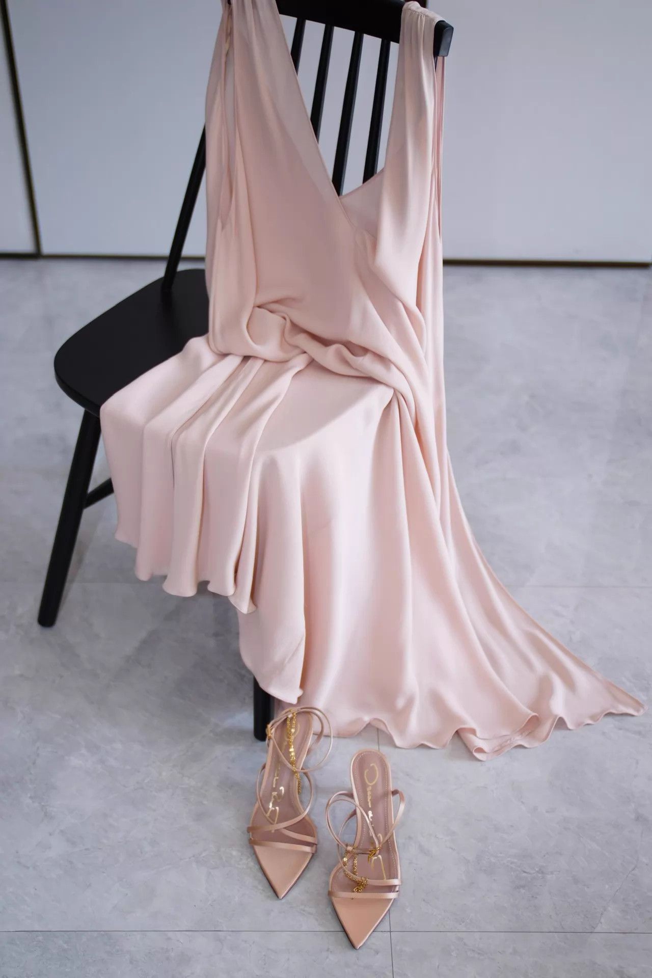 Oscar De La Renta Oscar de la Renta Nude Pink Satin Chain Heels EU 37 New Size US 6.5 / IT 36.5 - 9 Thumbnail