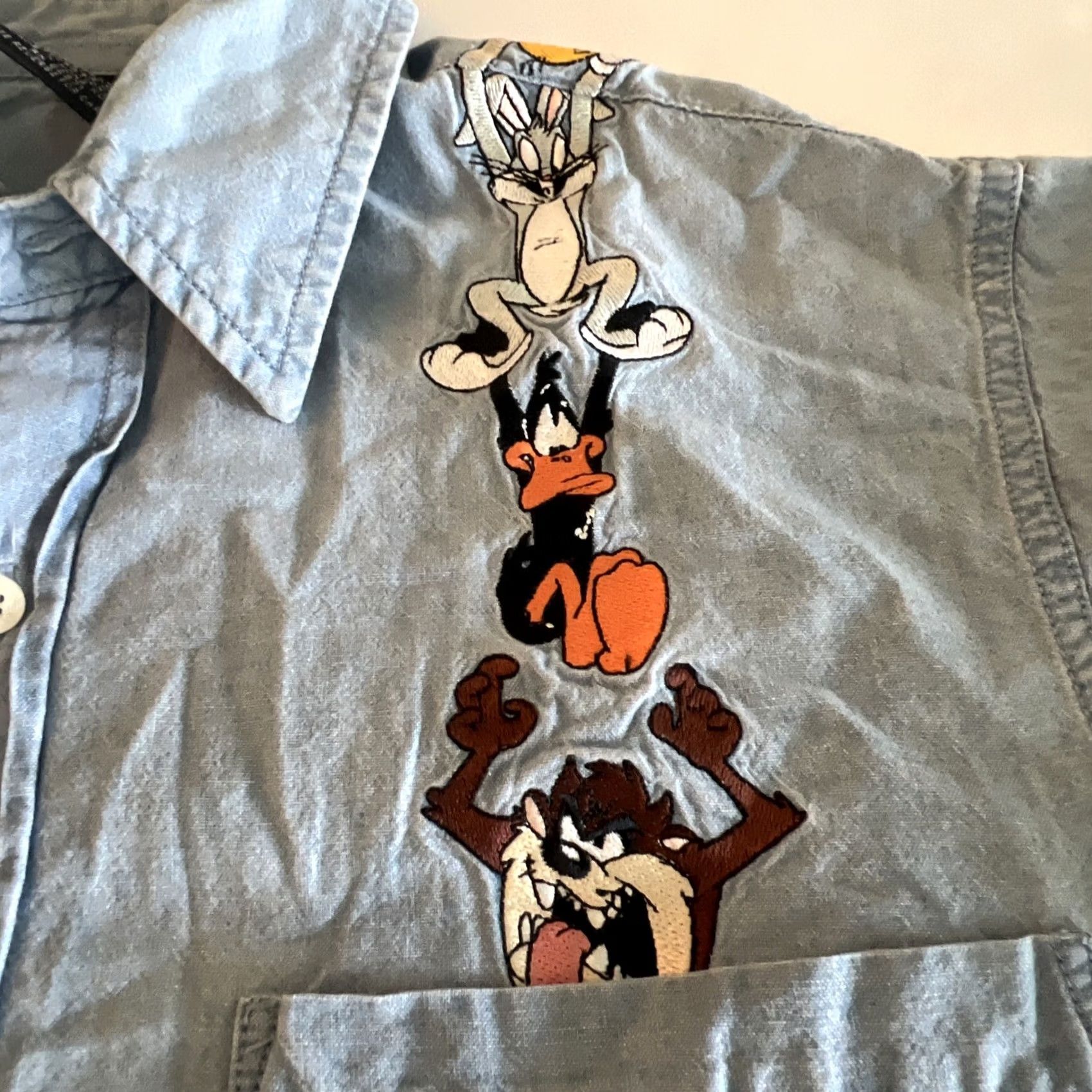 Vintage VINTAGE Warner Bros Denim Shirt Mens XS Button-Up Long Sleeve Cartoon Embroidered Blue Button-Up Shirt Size US XS / EU 42 / 0 - 4 Thumbnail