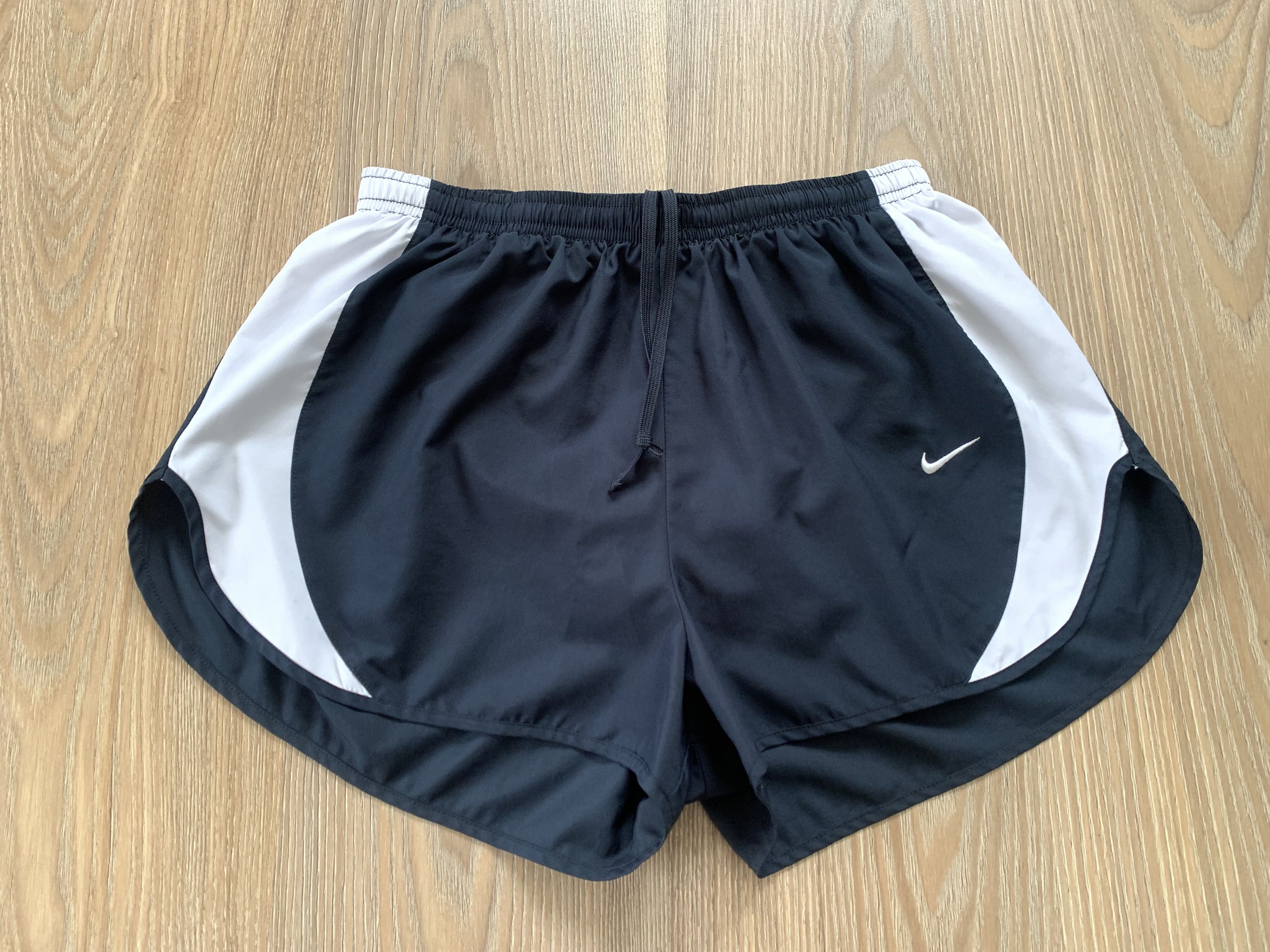 Nike Women's Nike Running Black Shorts Size 26" / US 2 / IT 38 - 2 Thumbnail