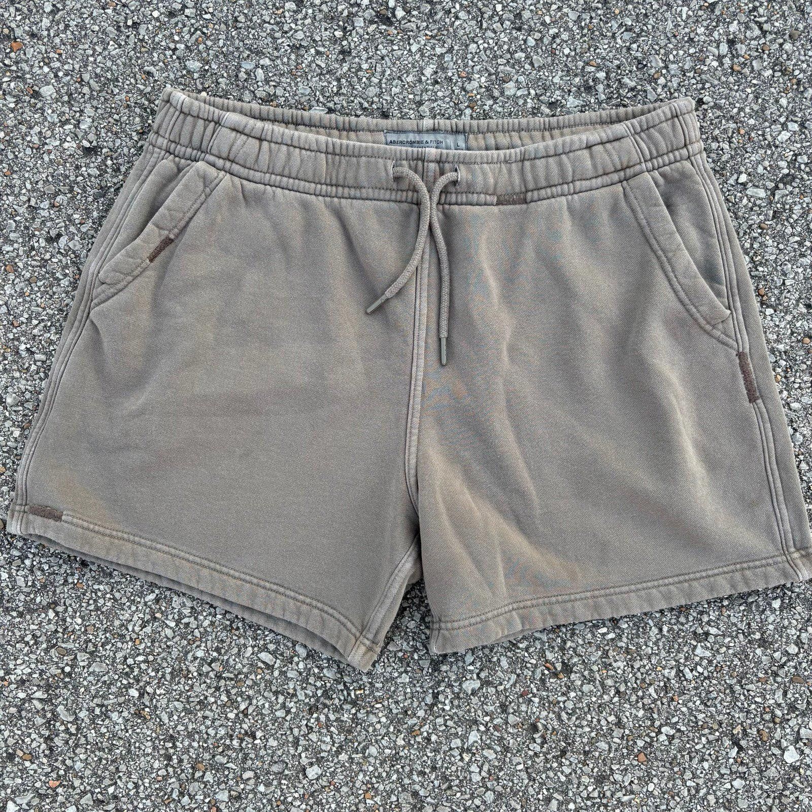 Abercrombie & Fitch Abercrombie essential shorts Size US 34 / EU 50 - 1 Thumbnail