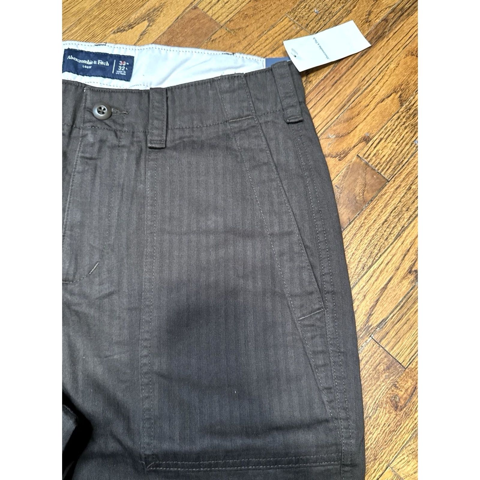 Abercrombie & Fitch Abercrombie & Fitch Loose Fit Chino Pants Brown 30x32 Mens NWT Casual Flat Front Size US 30 / EU 46 - 5 Thumbnail