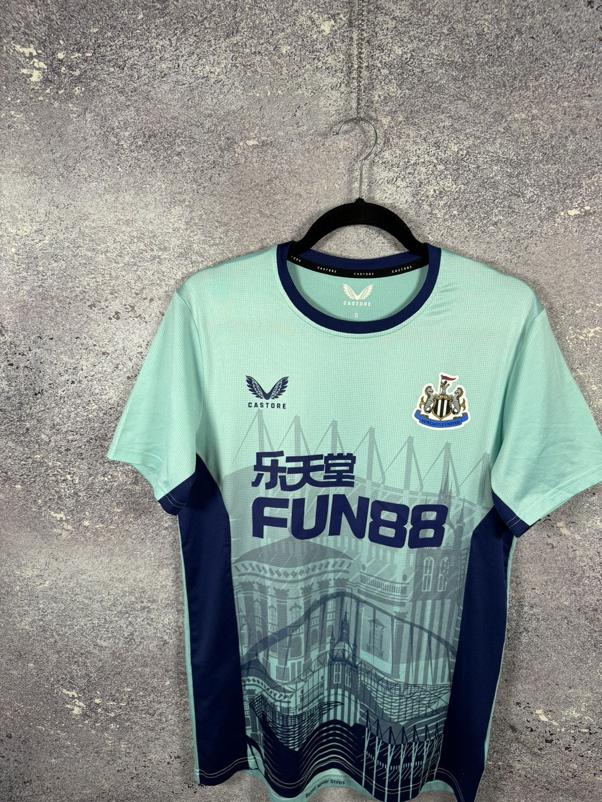 Castore × Vintage Newcastle United 2022/23 Fourth Castore Soccer Jersey Small Size US S / EU 44-46 / 1 - 3 Thumbnail